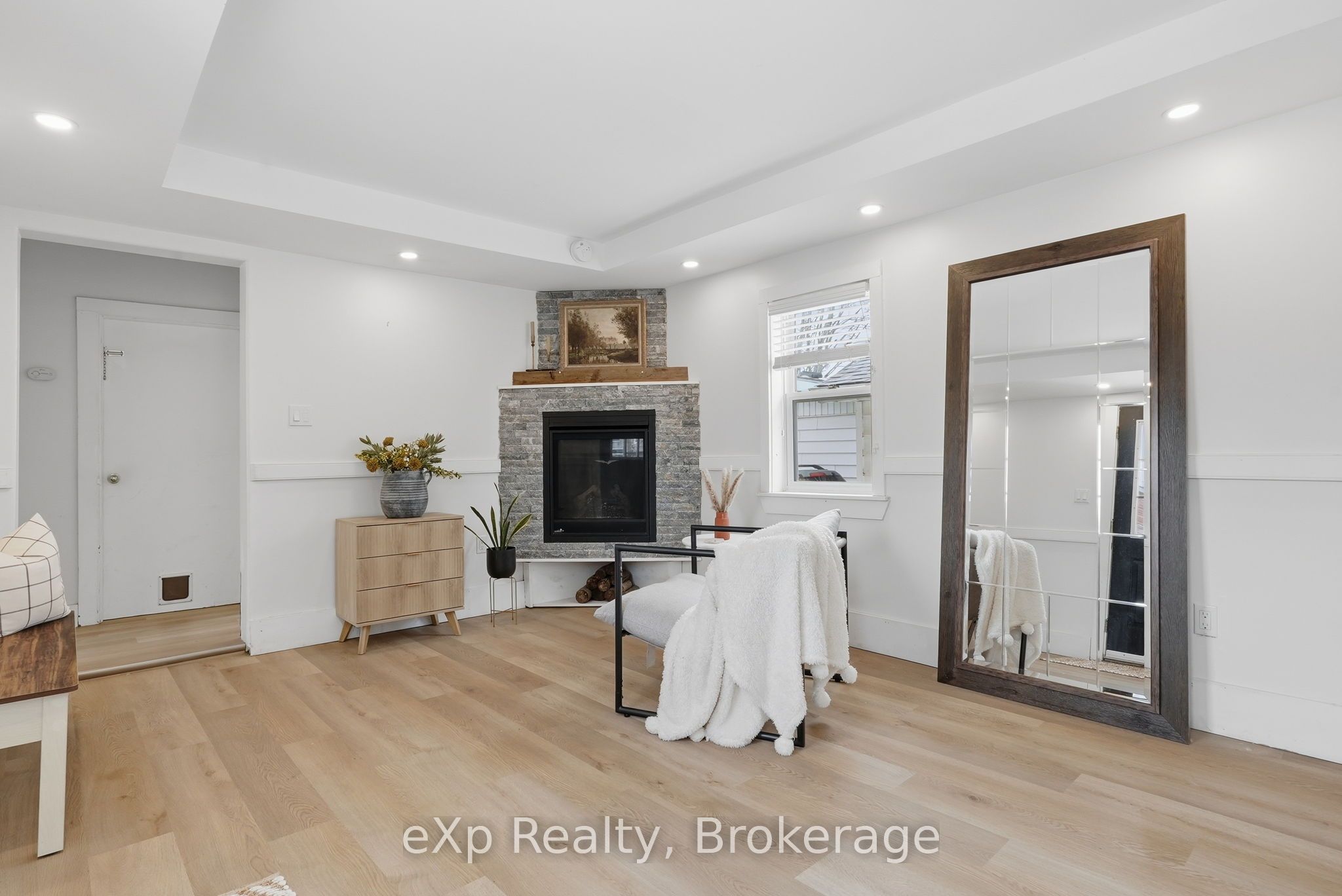 255 Waterloo Street Property Photo 7