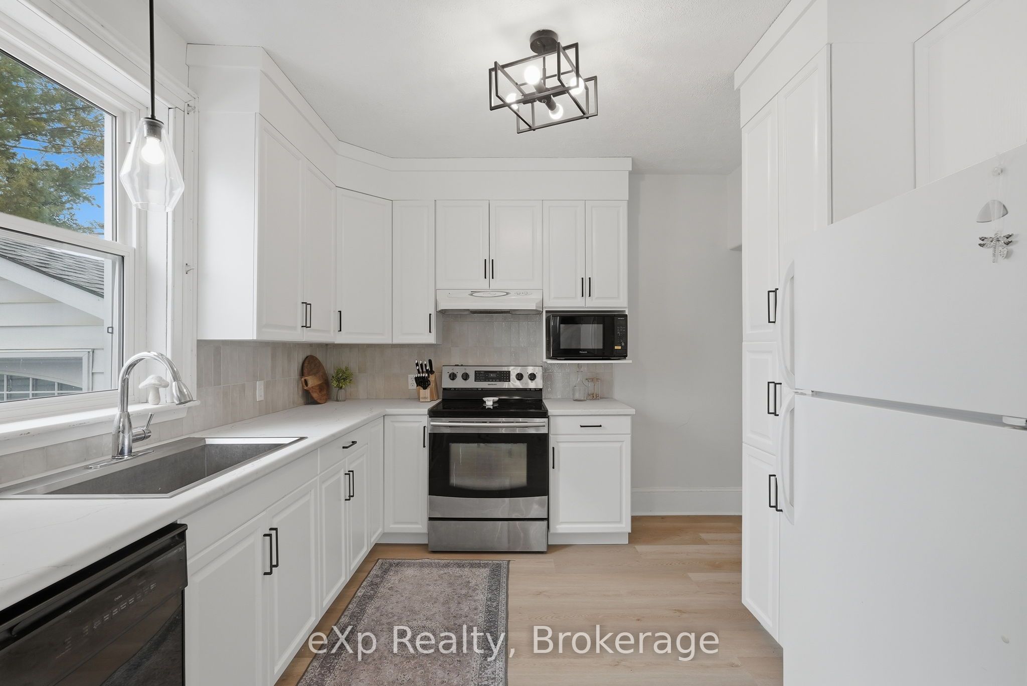 255 Waterloo Street Property Photo 15
