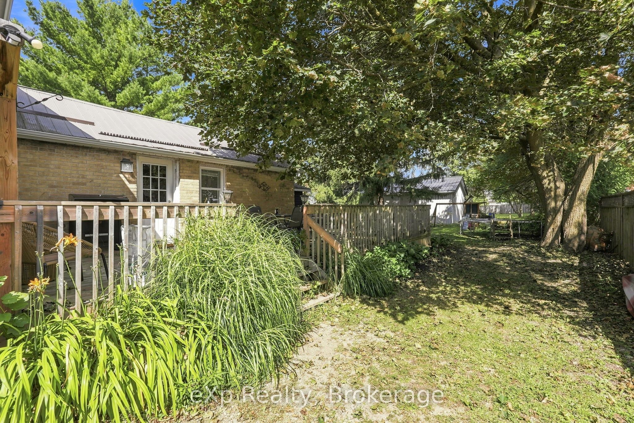 255 Waterloo Street Property Photo 36