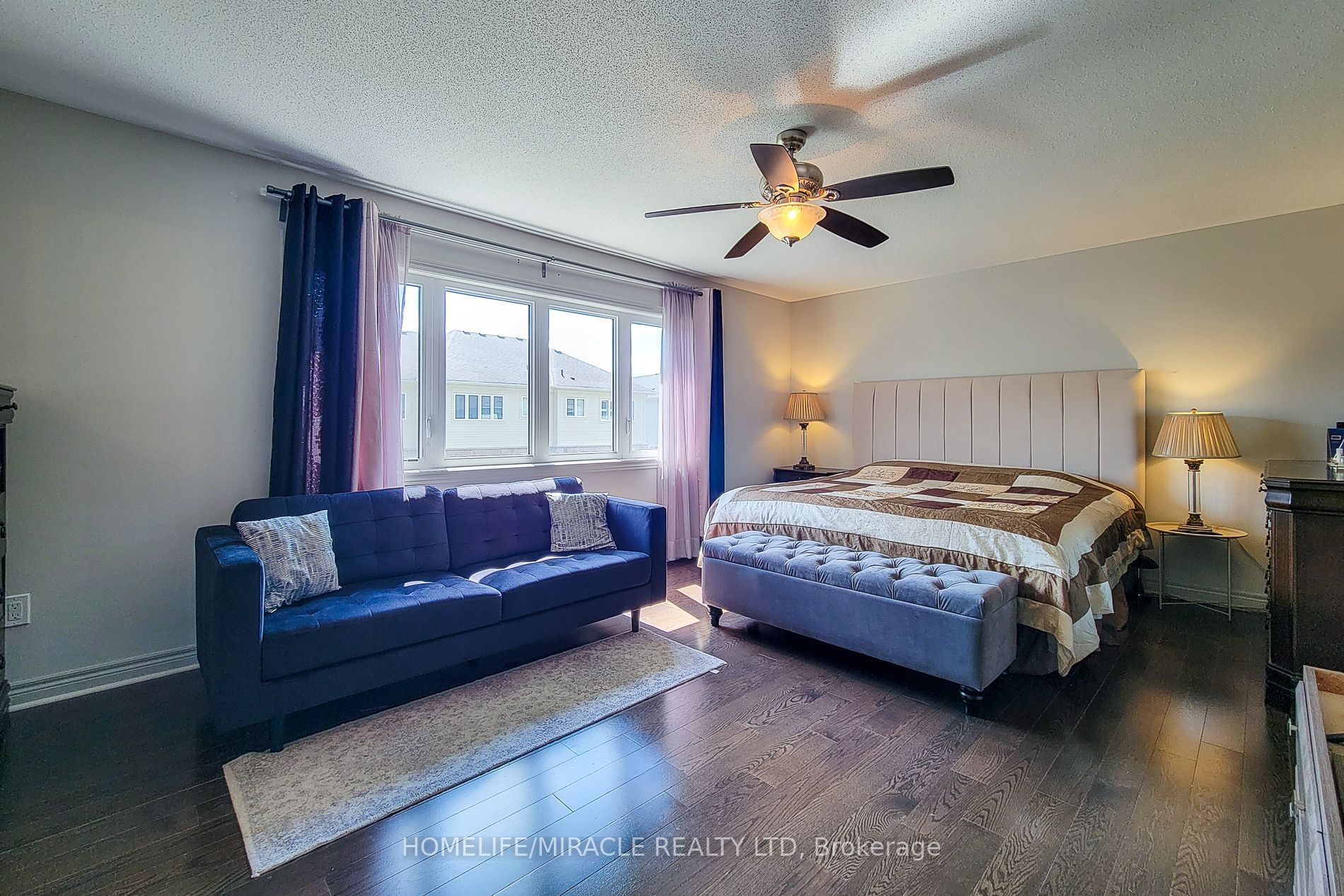 93 Barlow Place Property Photo 32