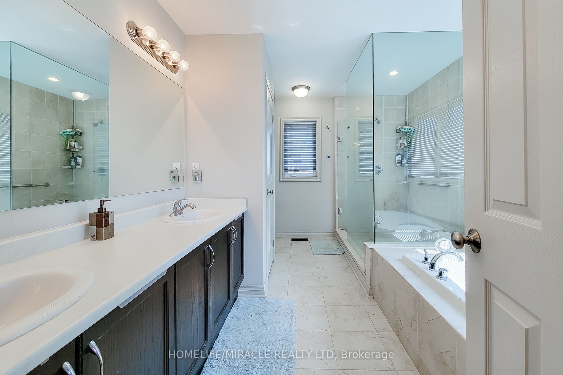 93 Barlow Place Property Photo 33