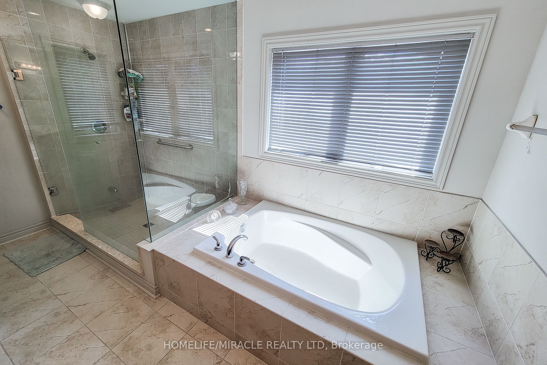 93 Barlow Place Property Photo 34