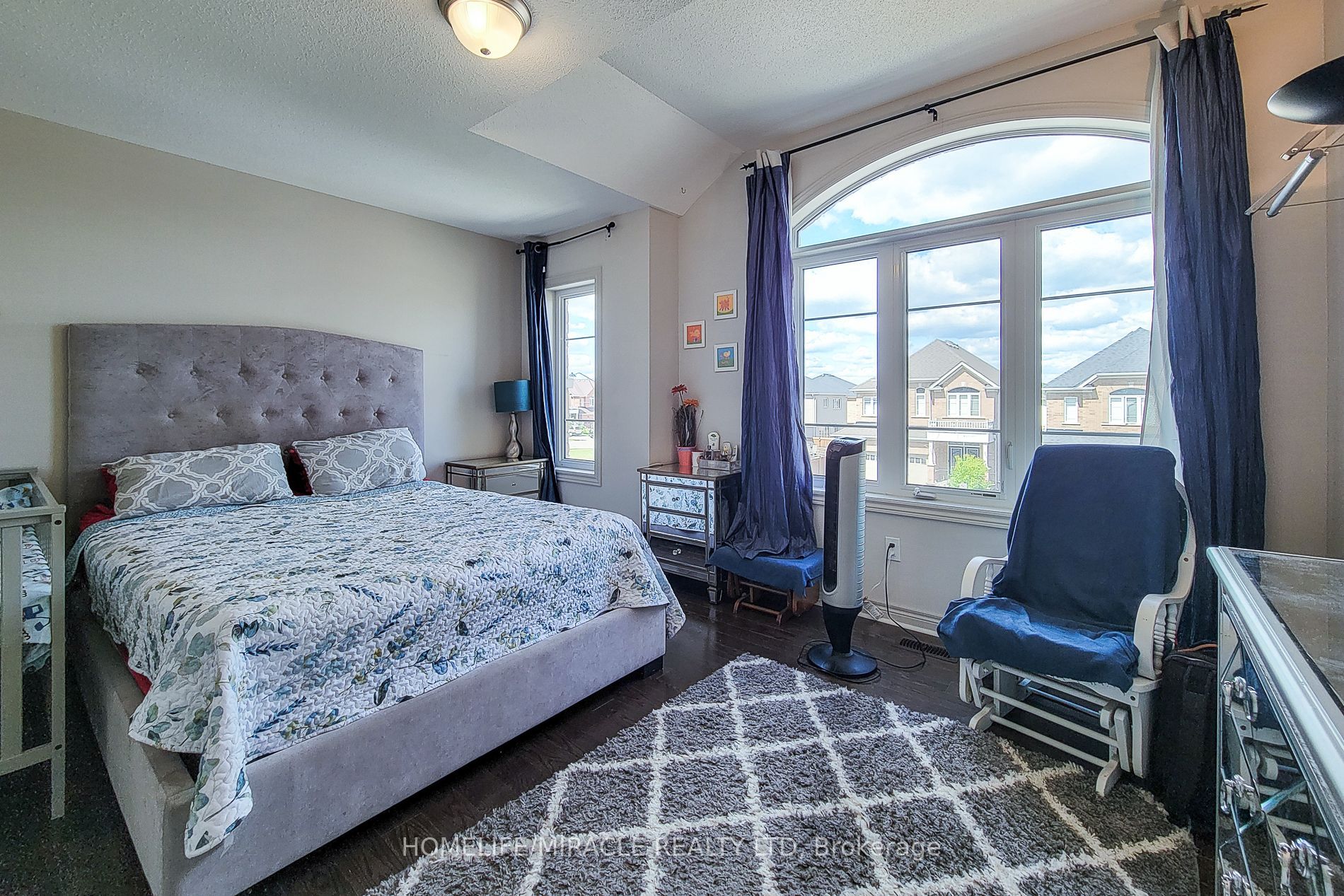 93 Barlow Place Property Photo 35