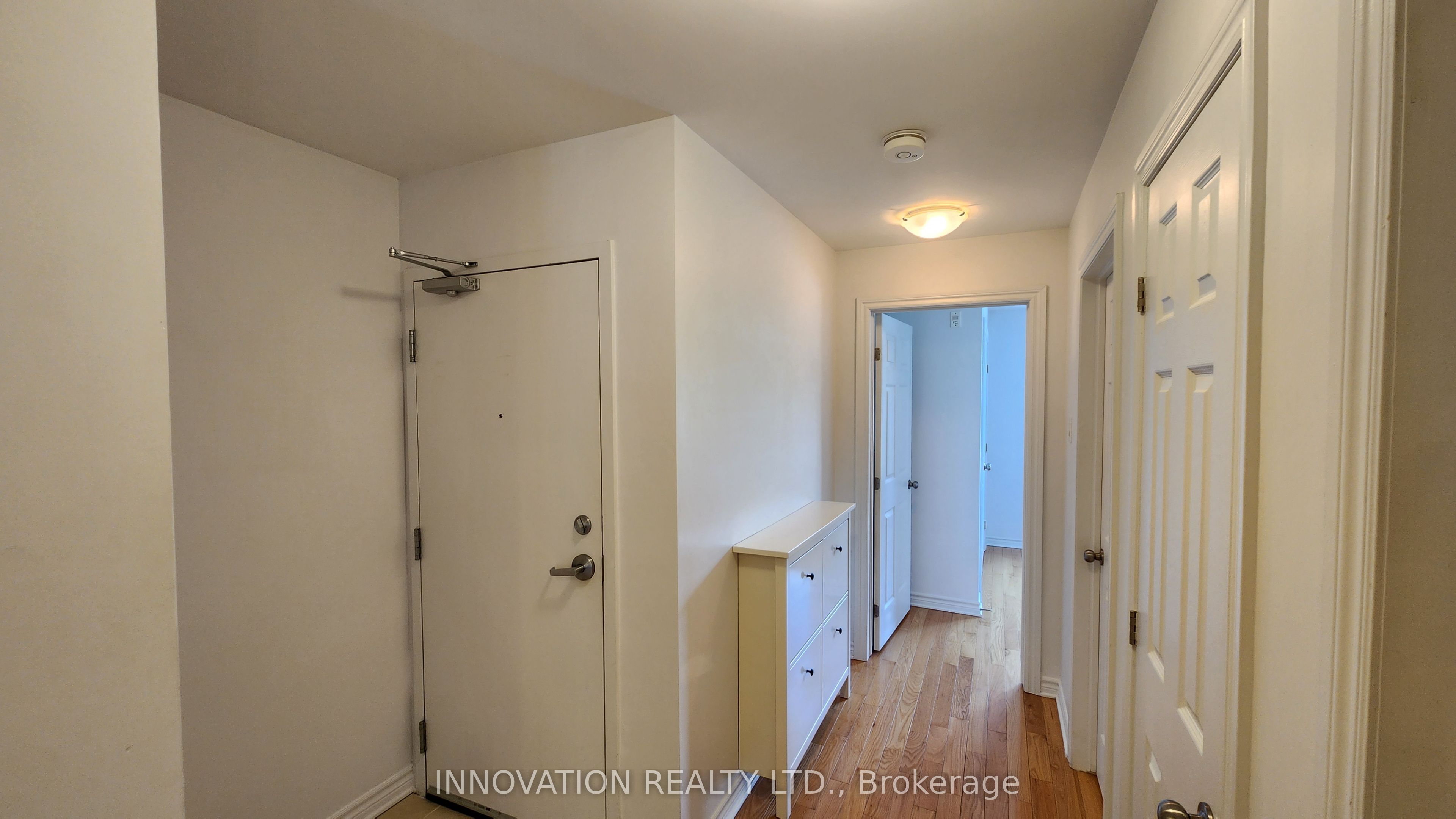334 Everest Private B Property Photo 4