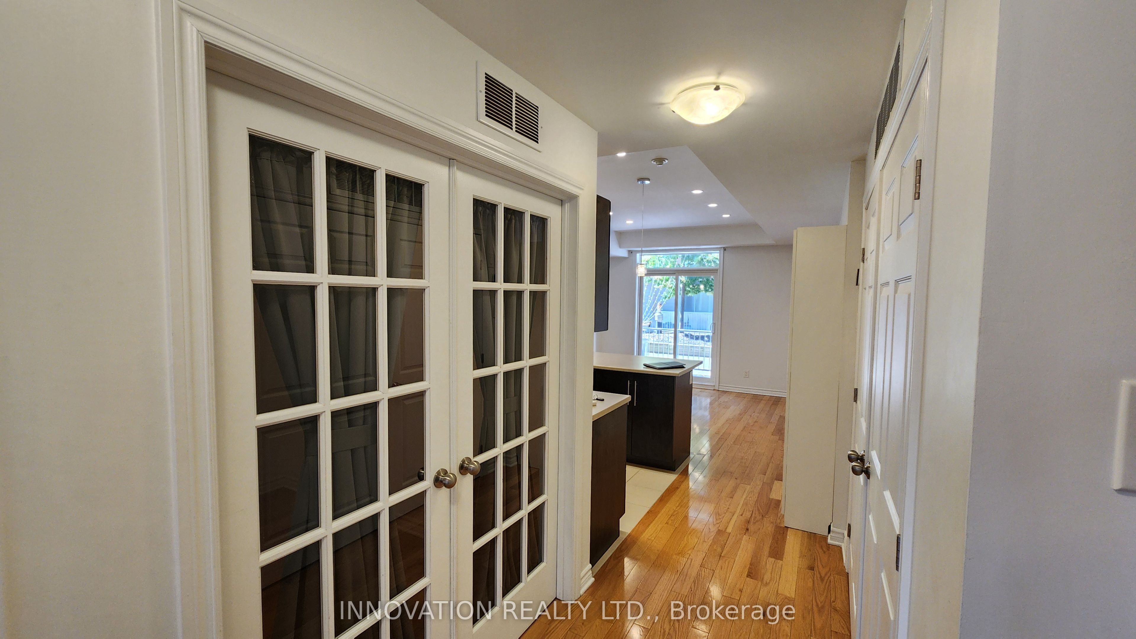 334 Everest Private B Property Photo 5