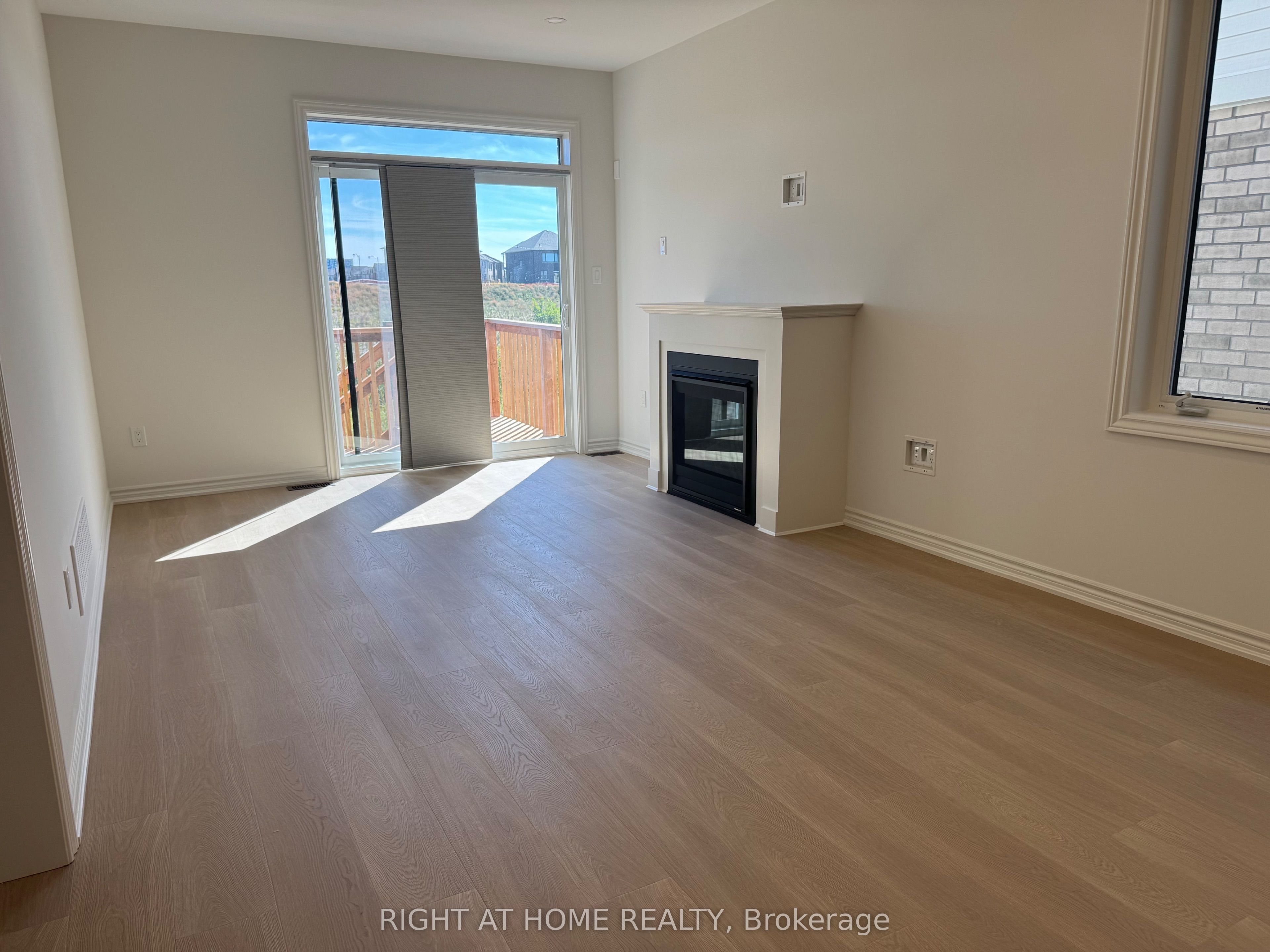 60 Debois Street Main Property Photo 16