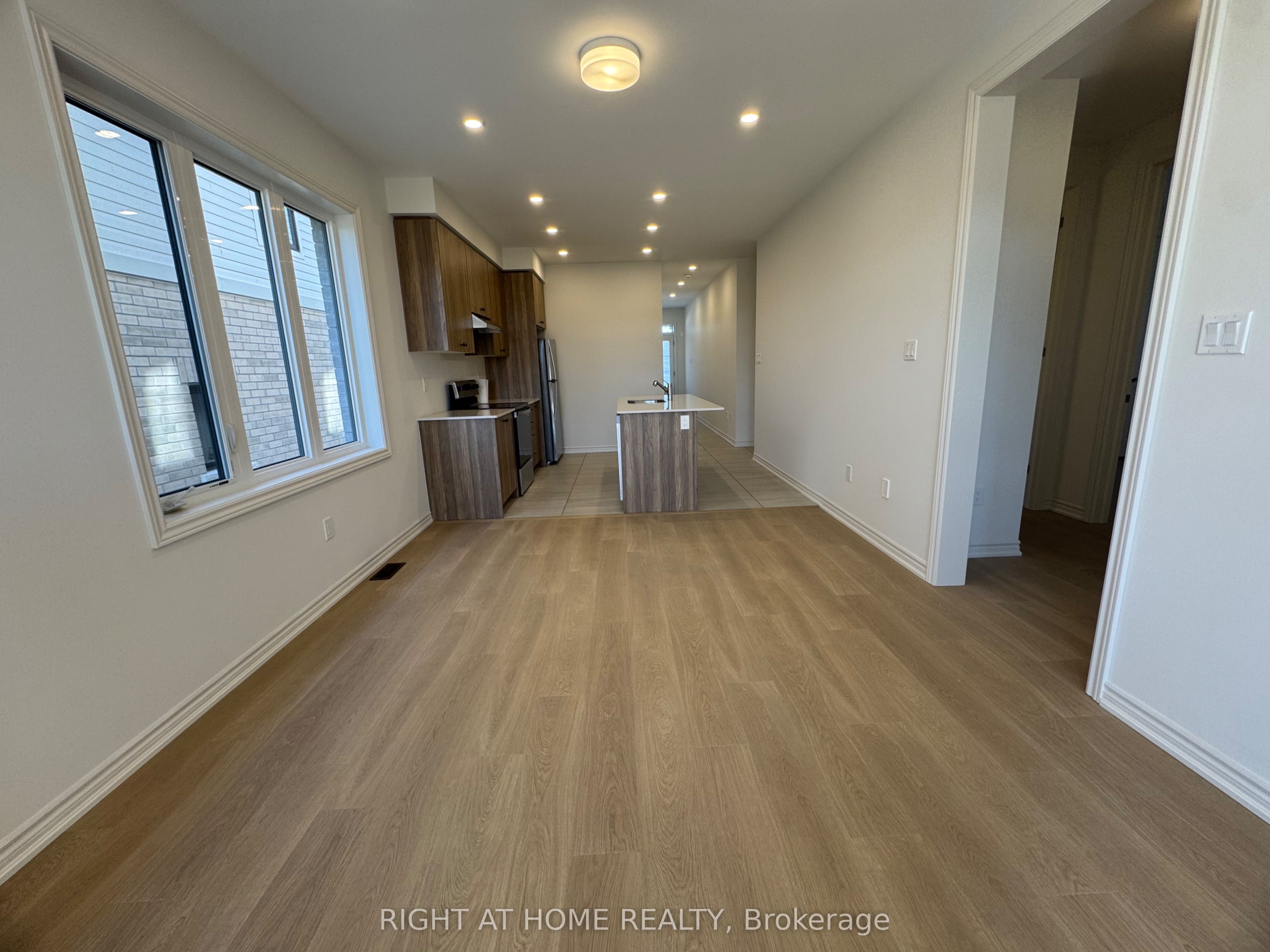 60 Debois Street Main Property Photo 21