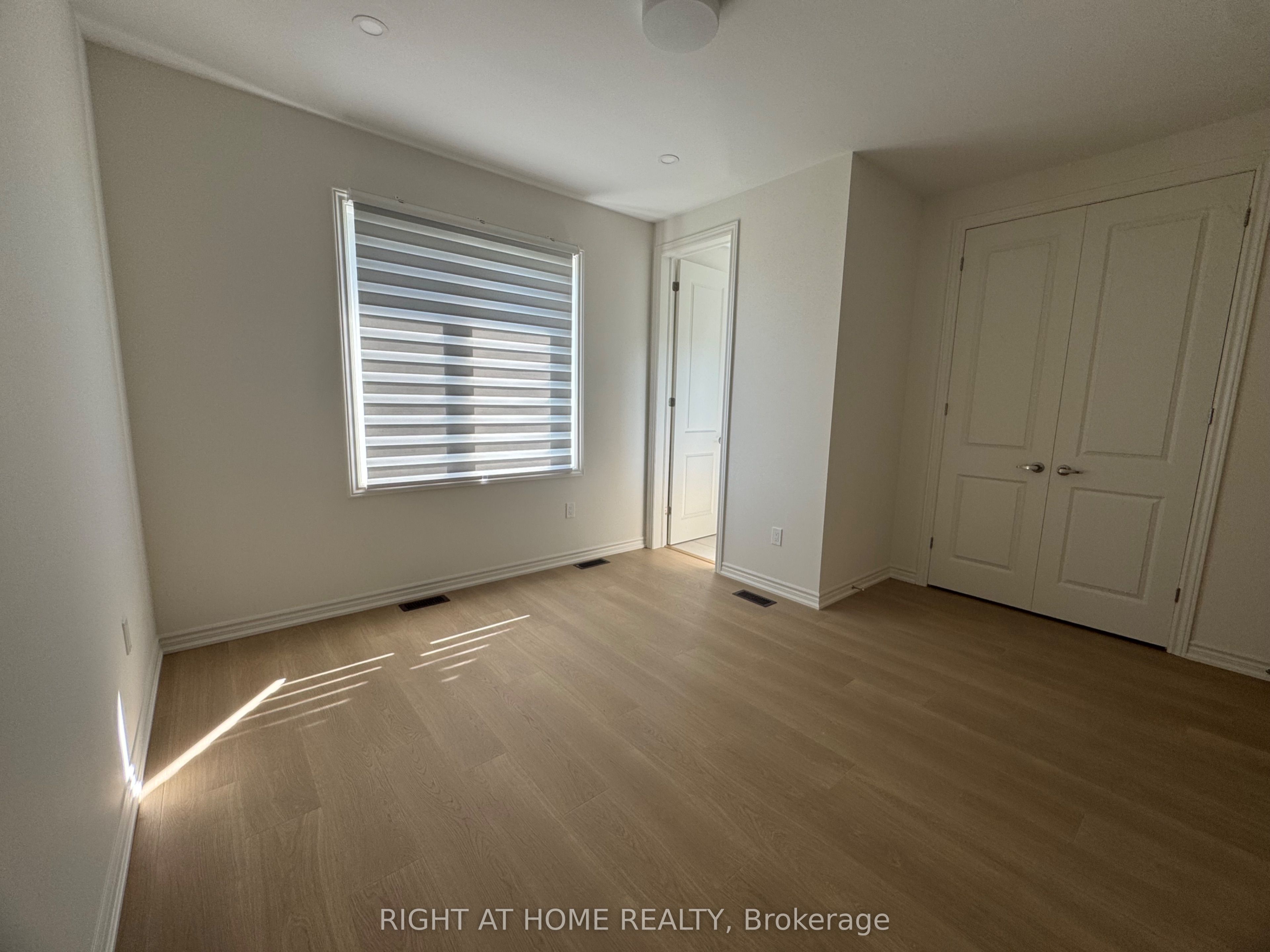 60 Debois Street Main Property Photo 24