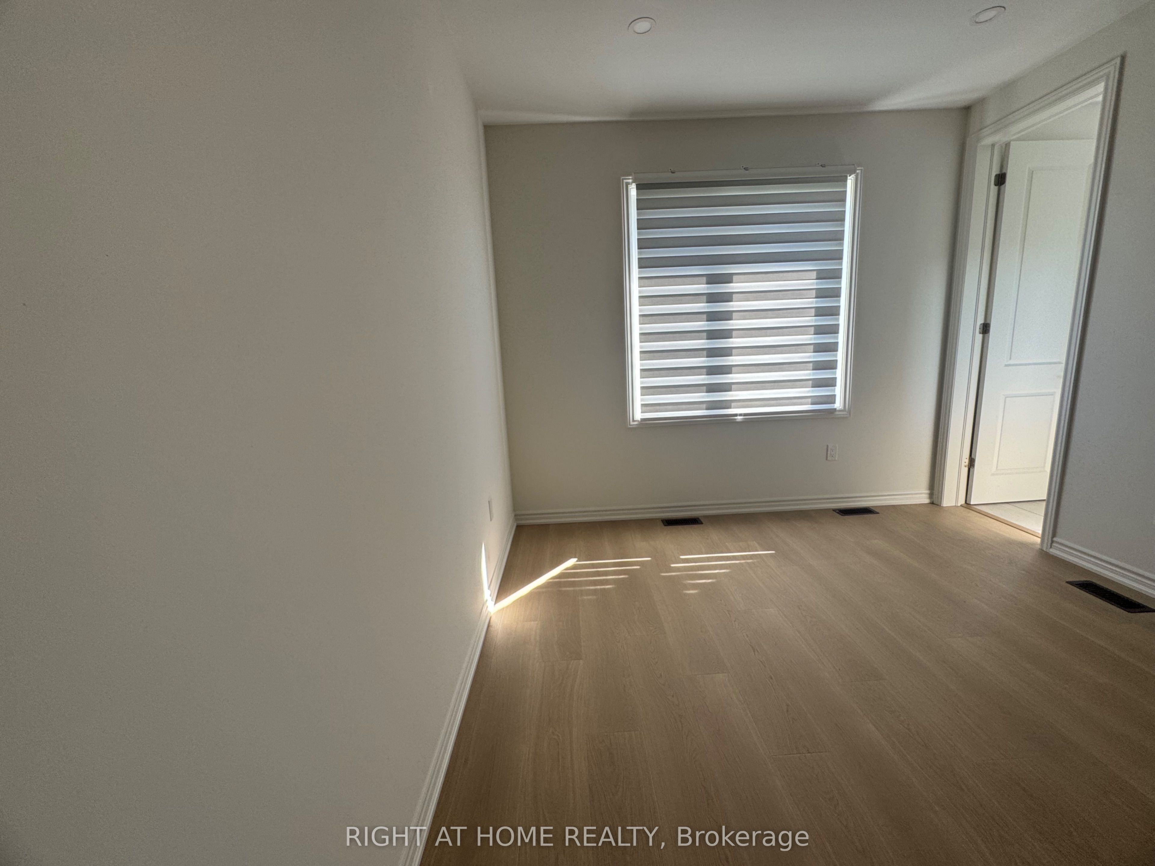 60 Debois Street Main Property Photo 25