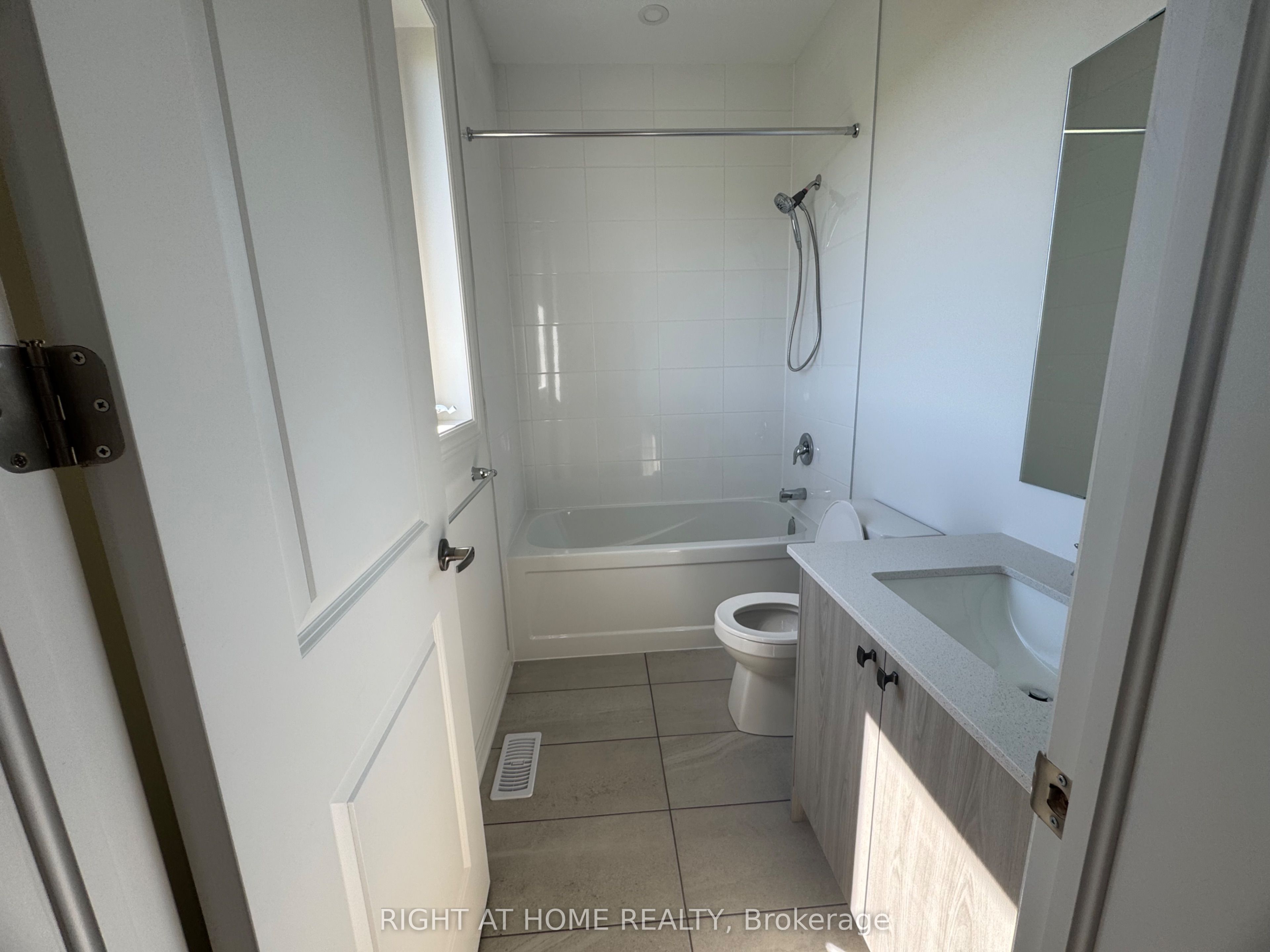 60 Debois Street Main Property Photo 27