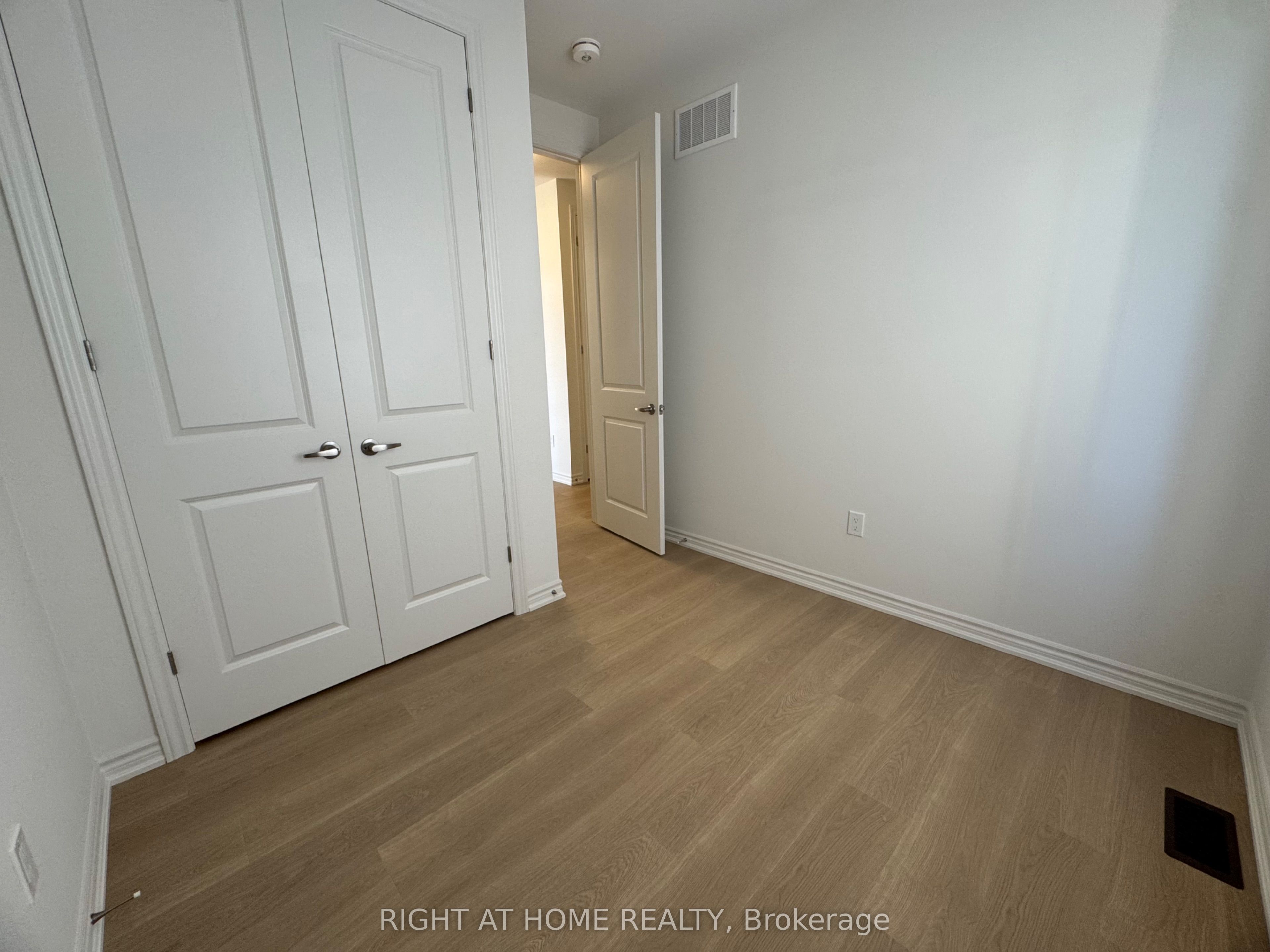 60 Debois Street Main Property Photo 31