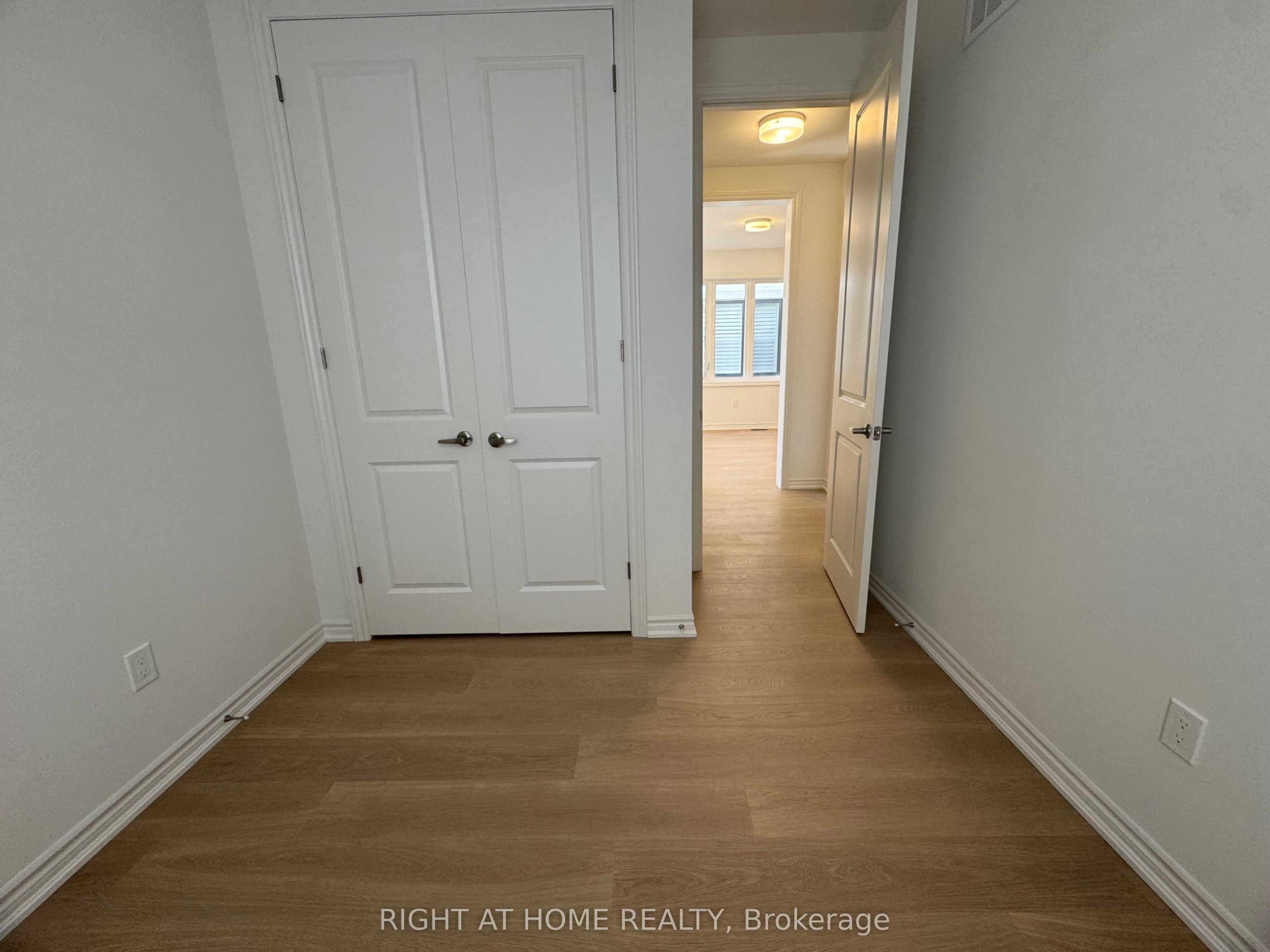 60 Debois Street Main Property Photo 32