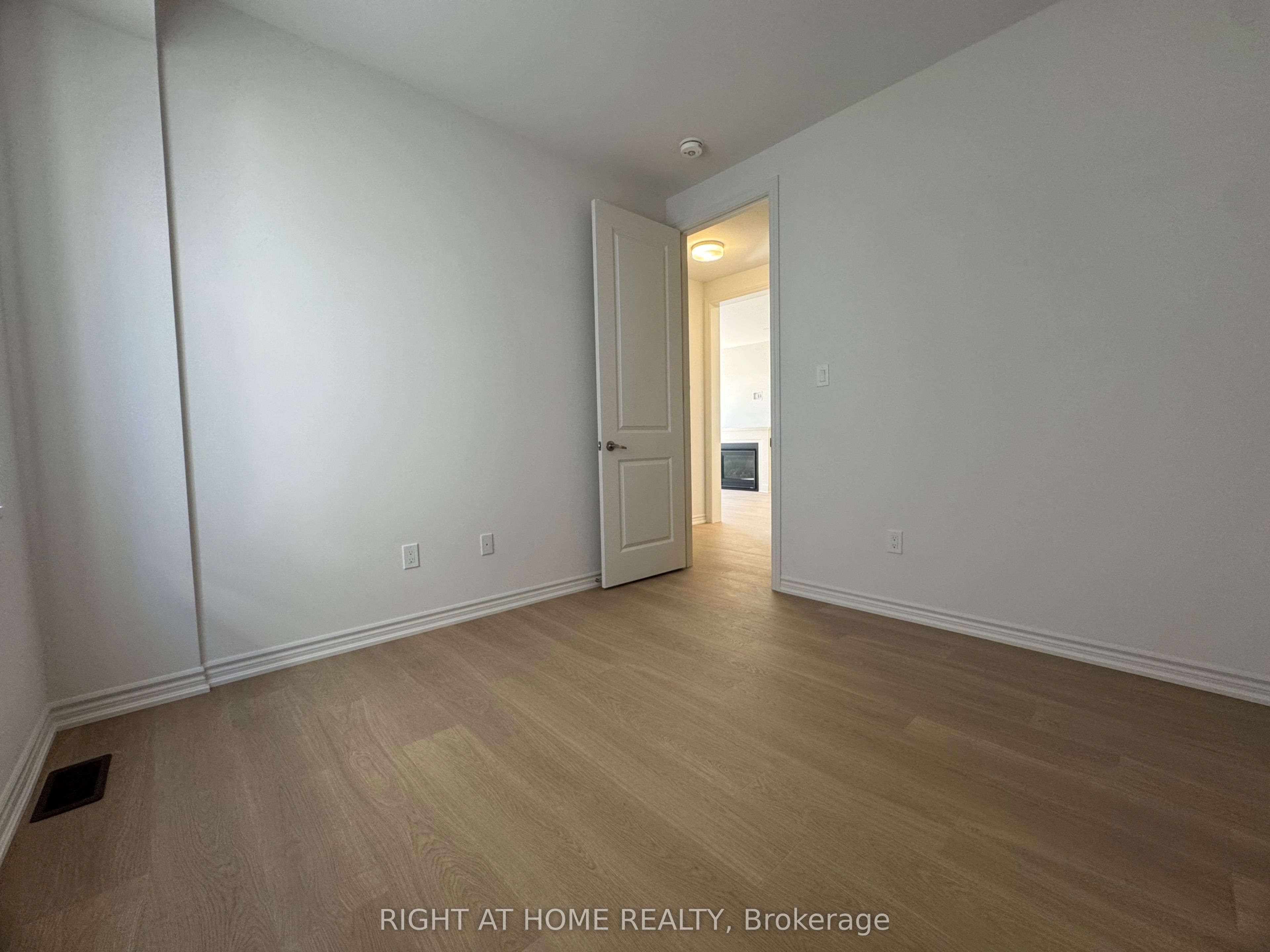 60 Debois Street Main Property Photo 35