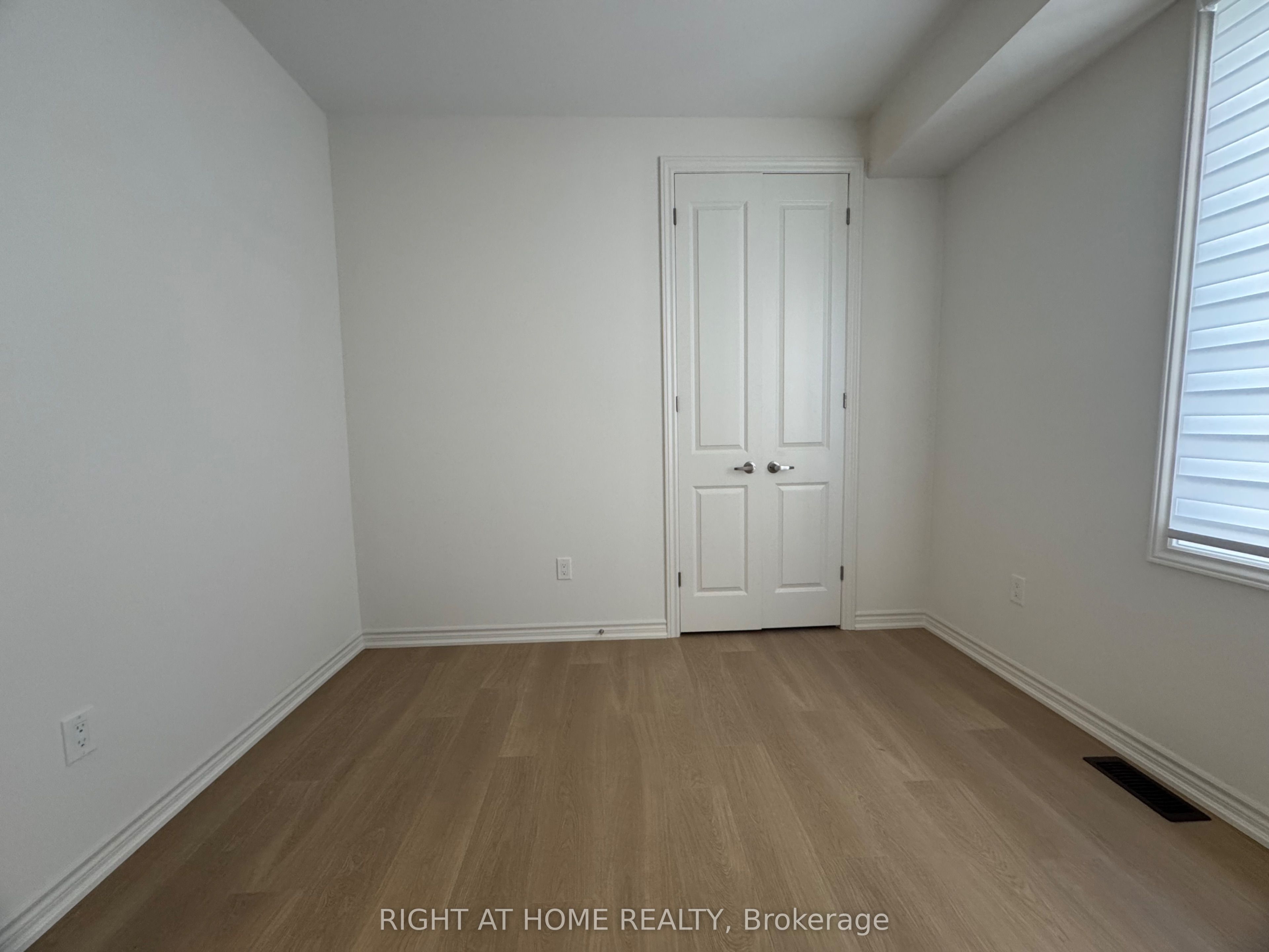 60 Debois Street Main Property Photo 36