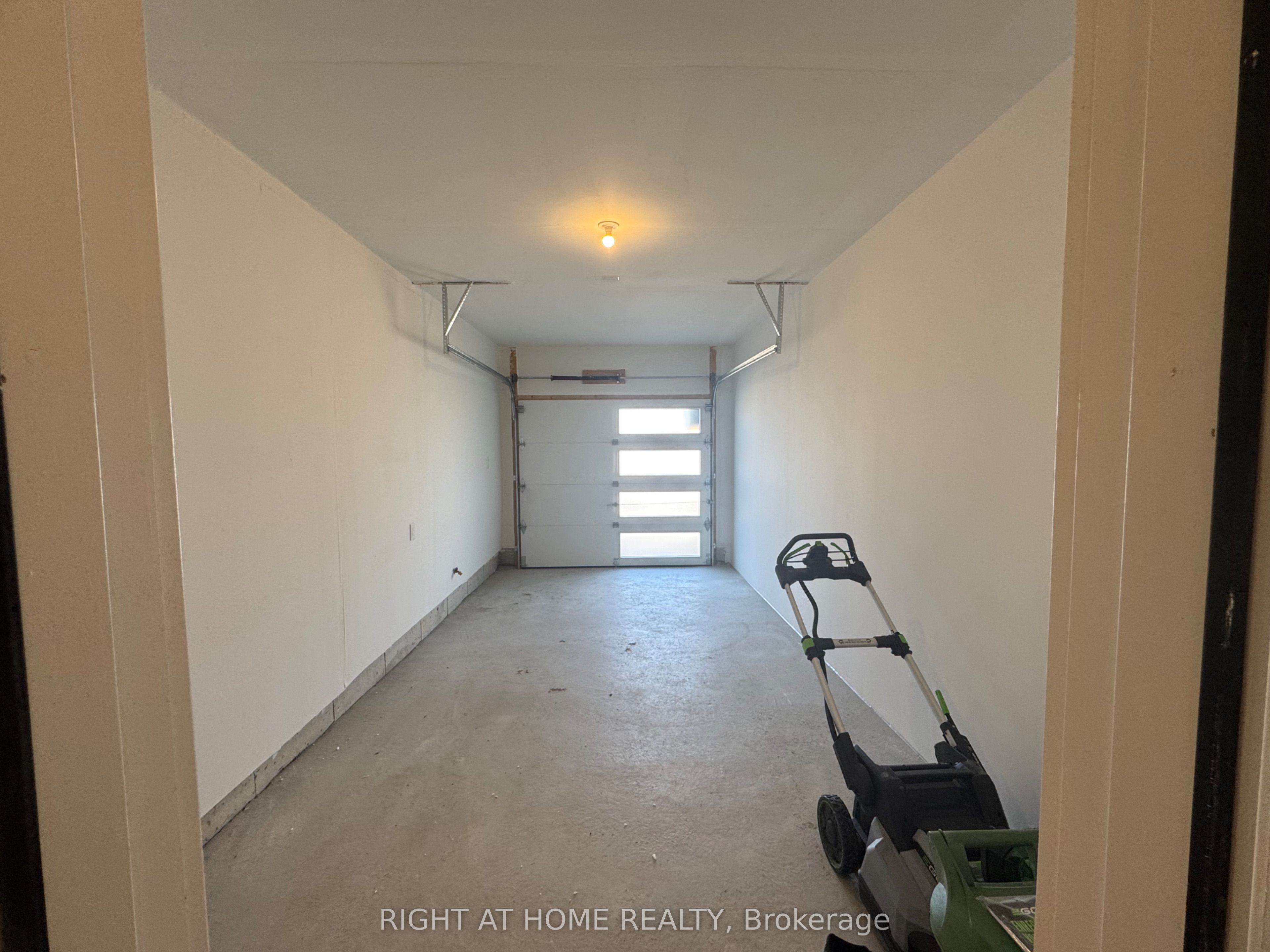 60 Debois Street Main Property Photo 42