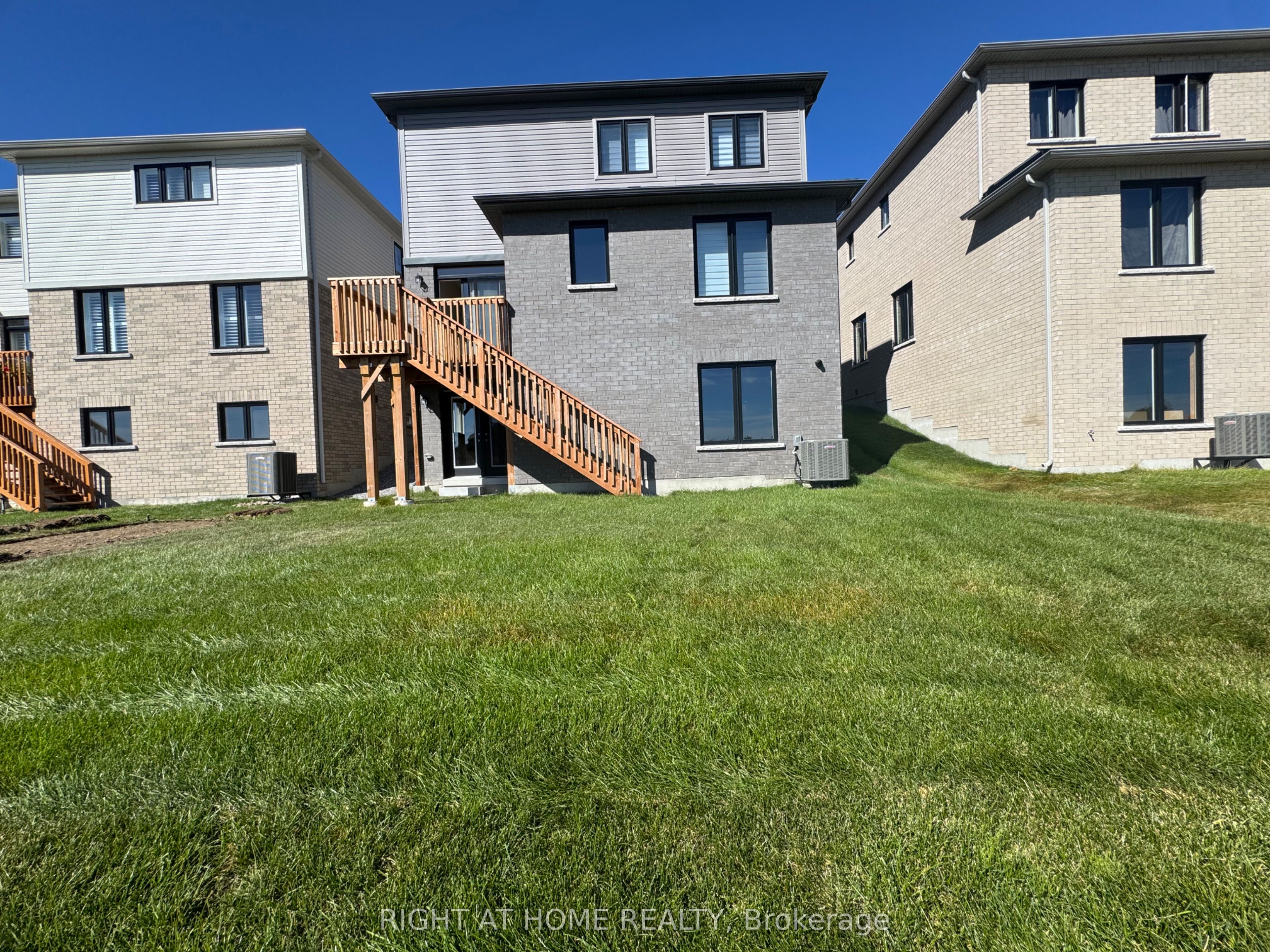 60 Debois Street Main Property Photo 44