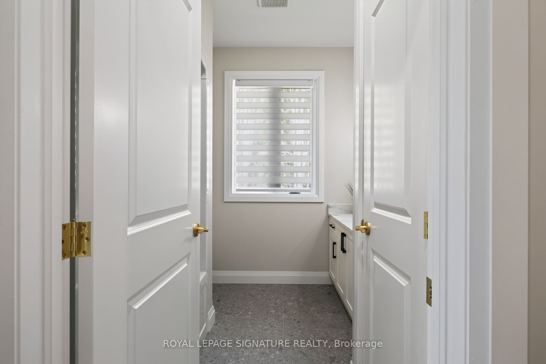 3 Kings Lane Property Photo 26
