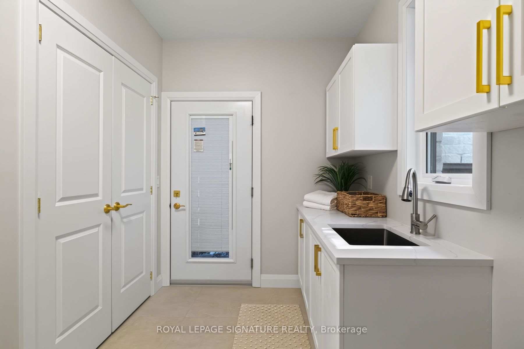 3 Kings Lane Property Photo 41