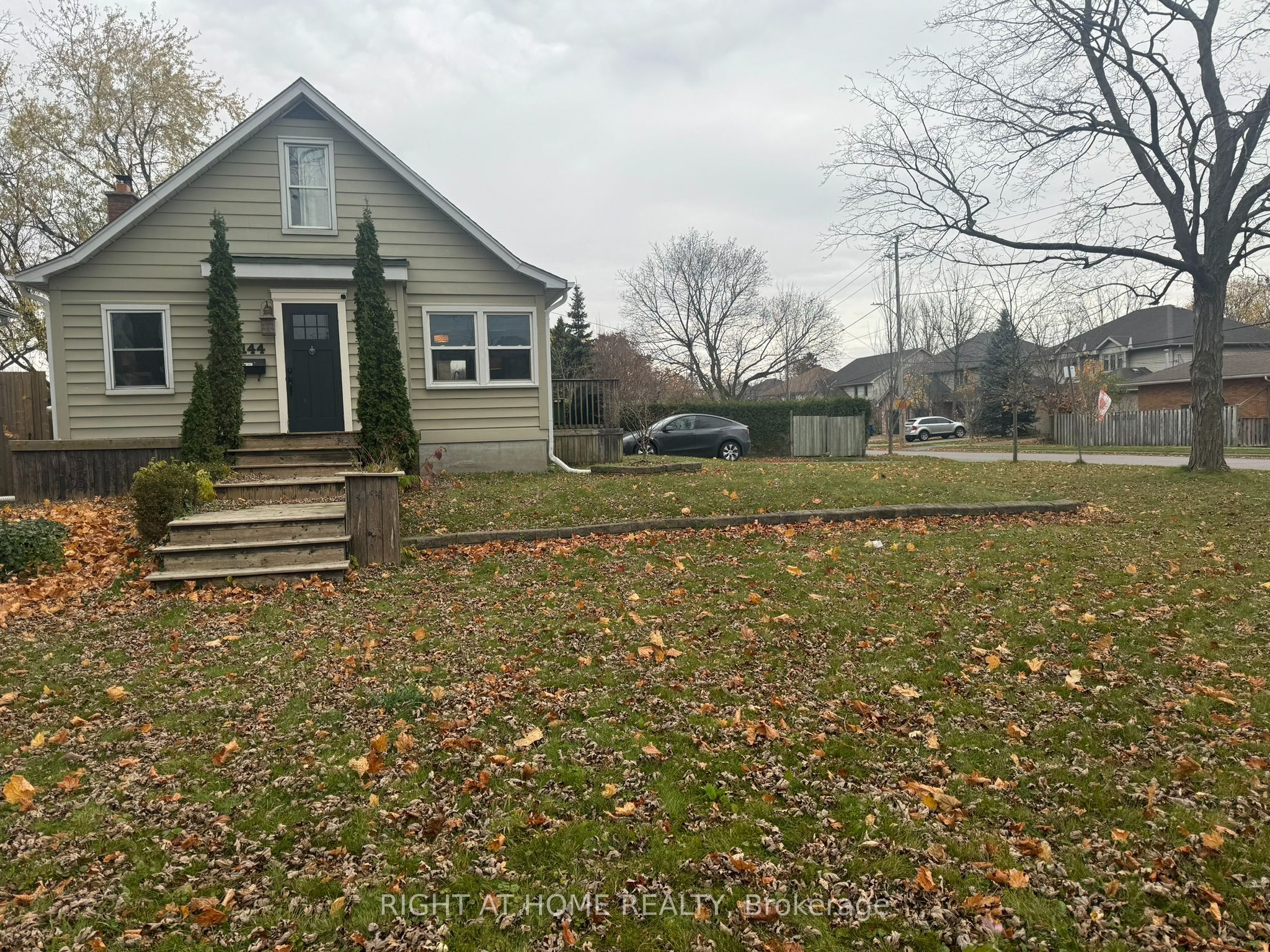 144 Baseline Road W Property Photo 13
