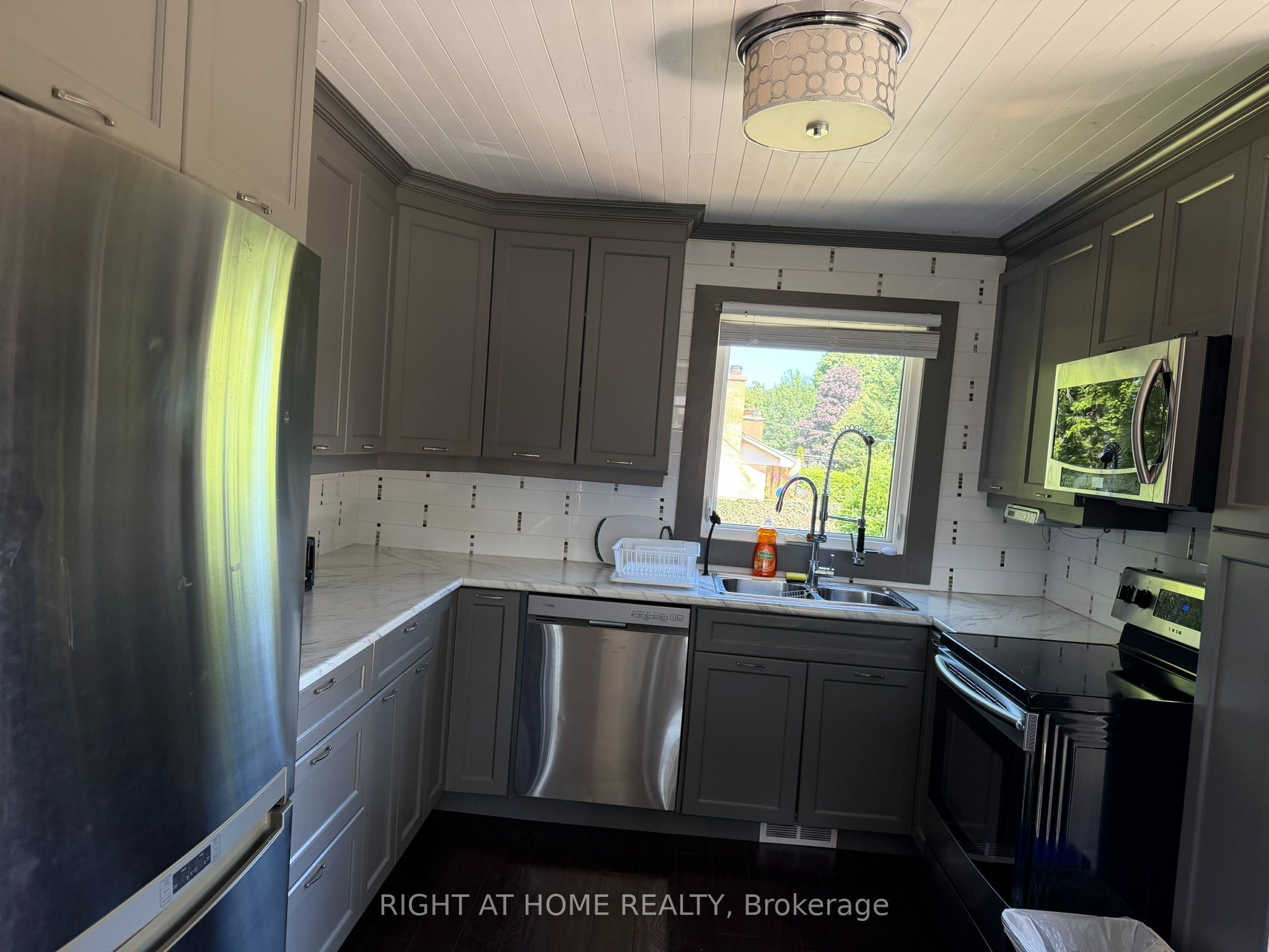 144 Baseline Road W Property Photo 23