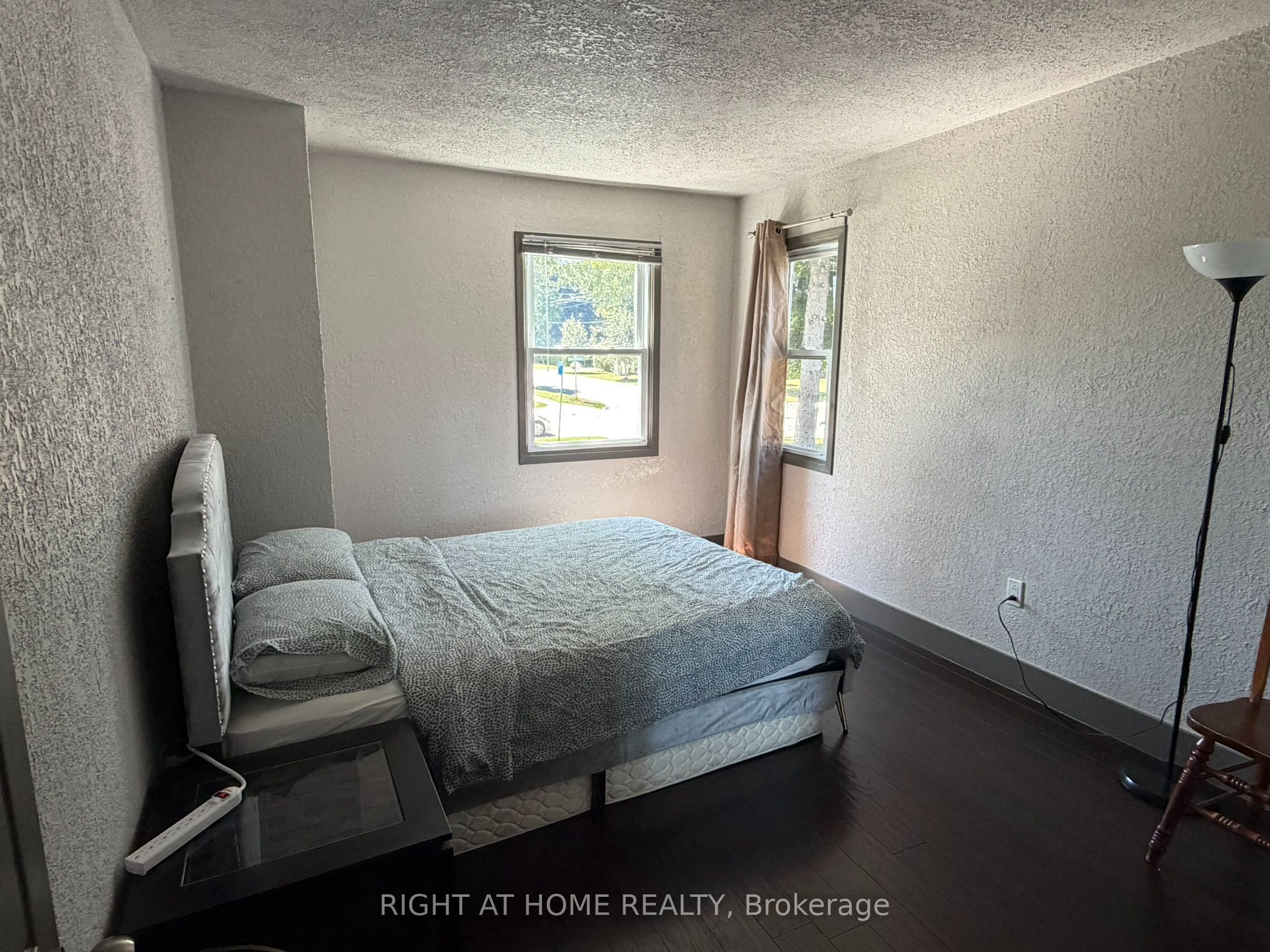 144 Baseline Road W Property Photo 36