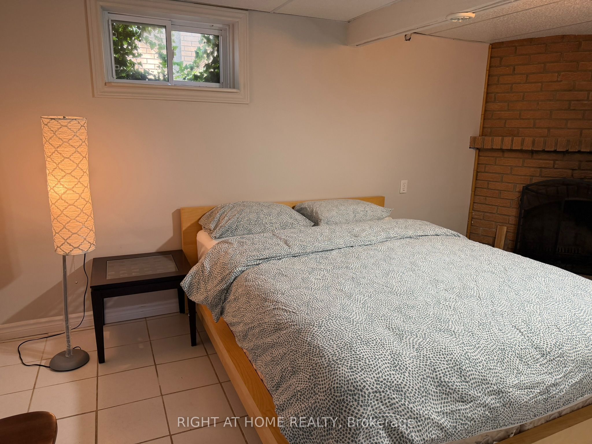 144 Baseline Road W Property Photo 42