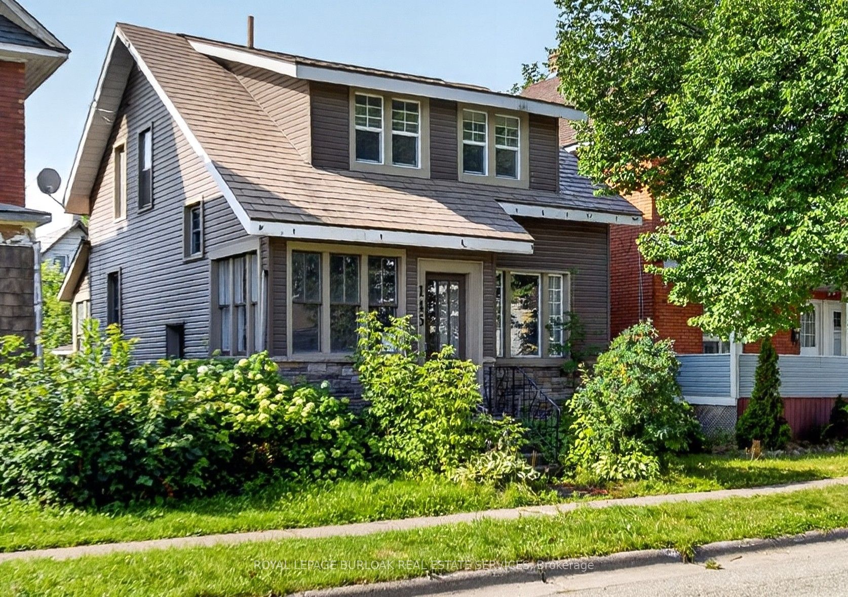 145 Albert Street W Property Photo 1