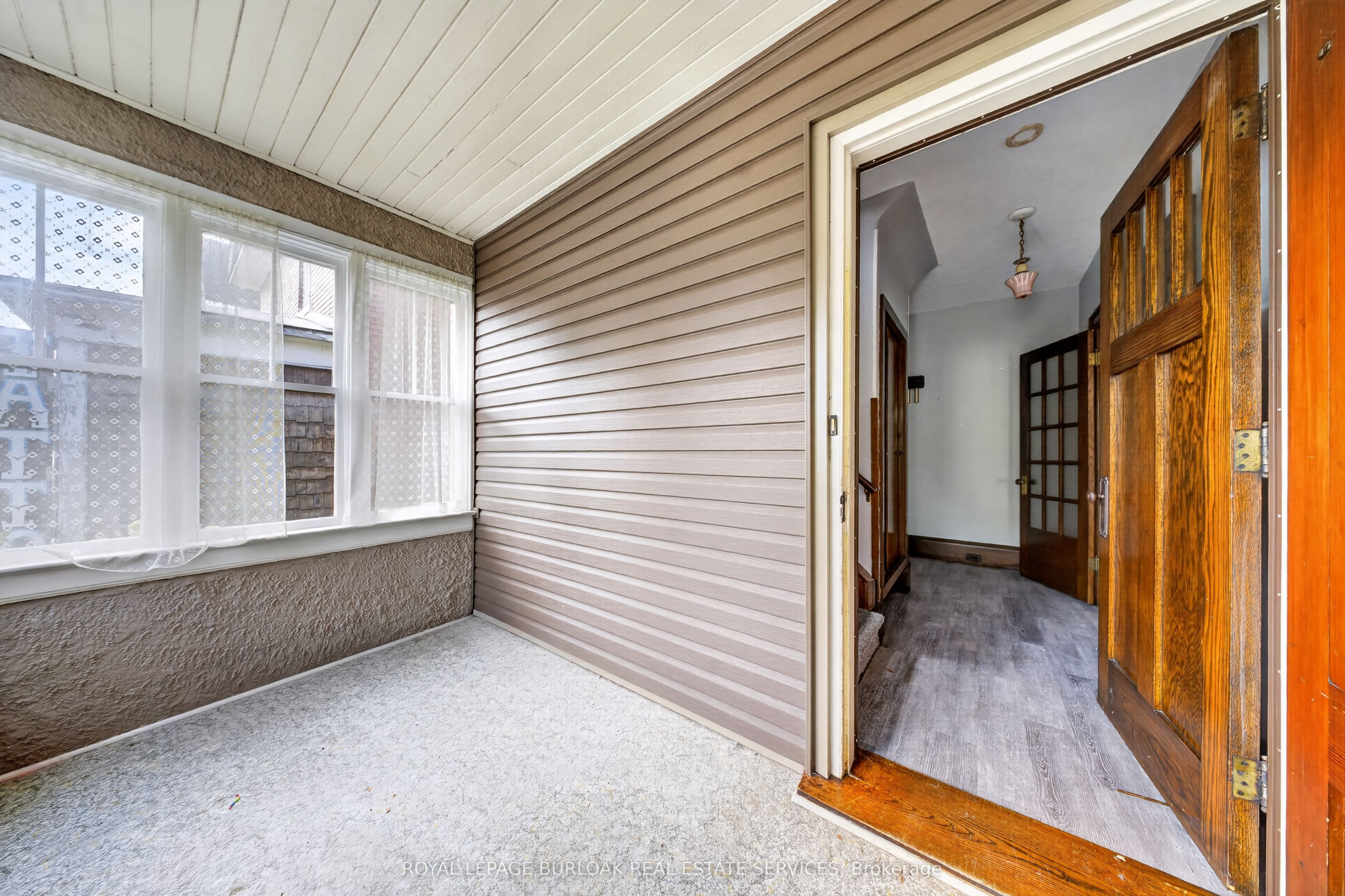 145 Albert Street W Property Photo 4