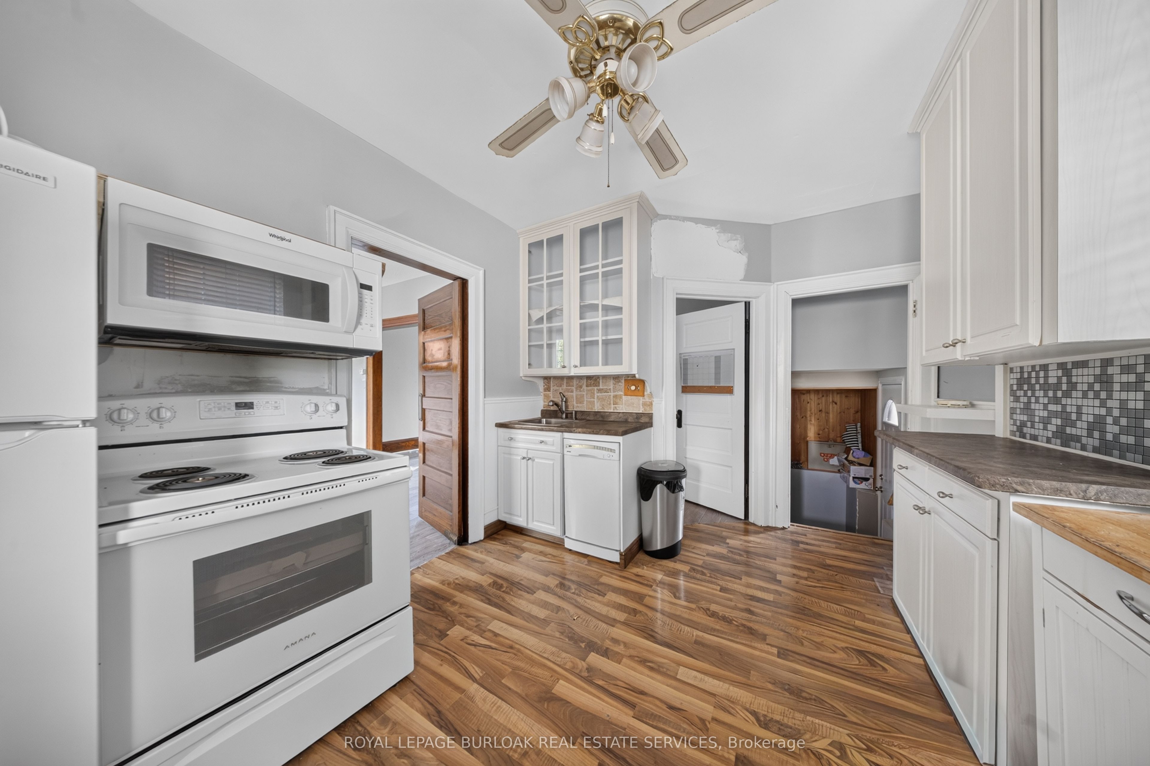 145 Albert Street W Property Photo 5
