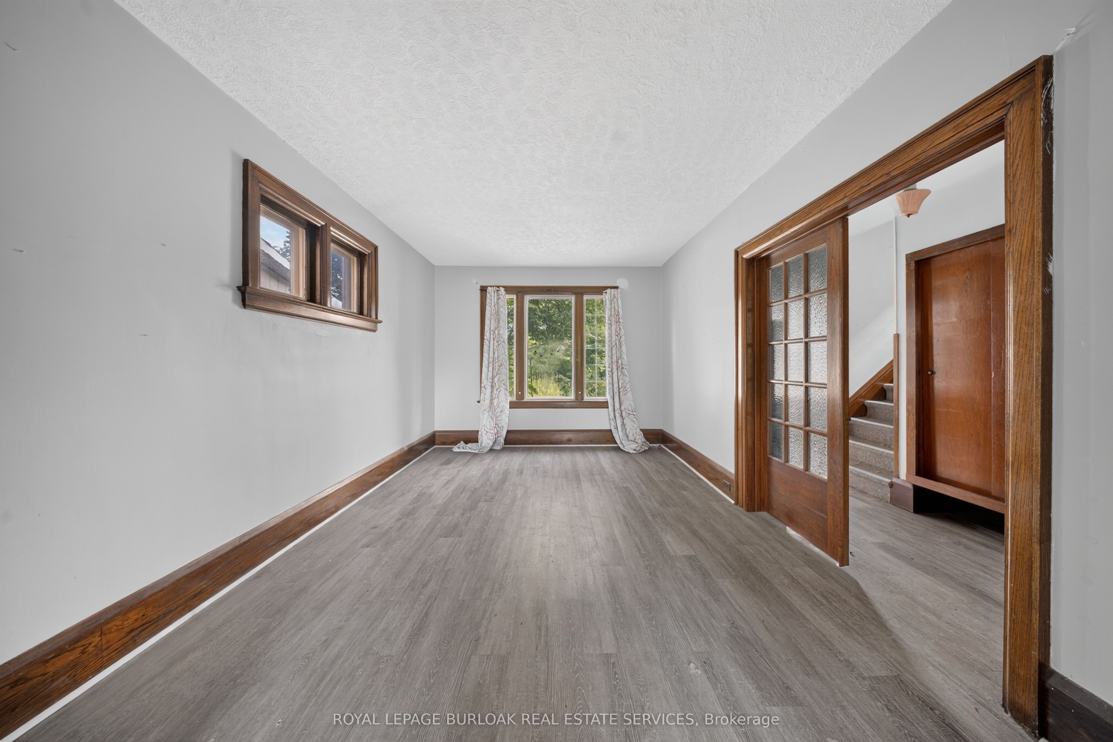 145 Albert Street W Property Photo 8