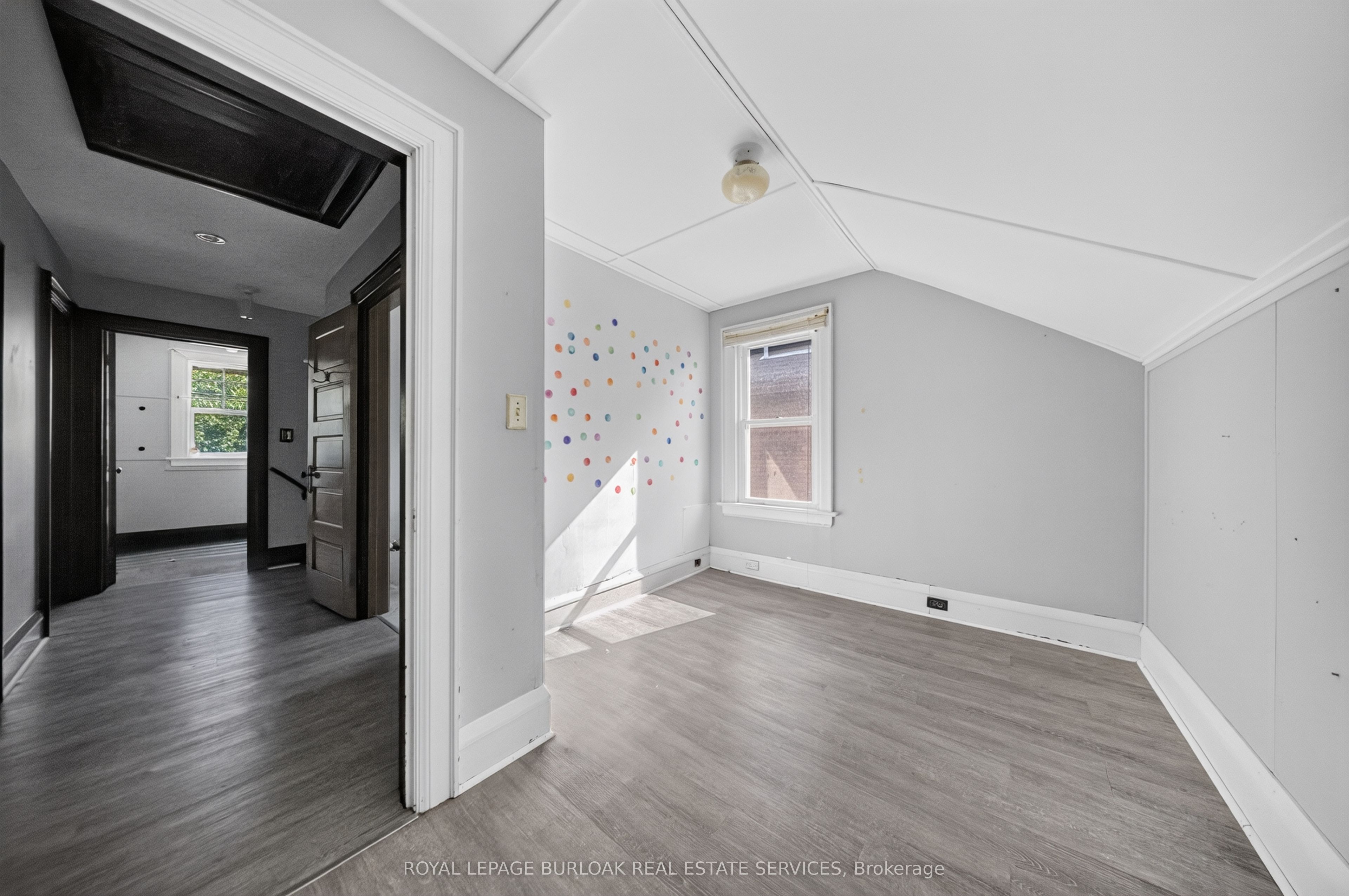 145 Albert Street W Property Photo 17