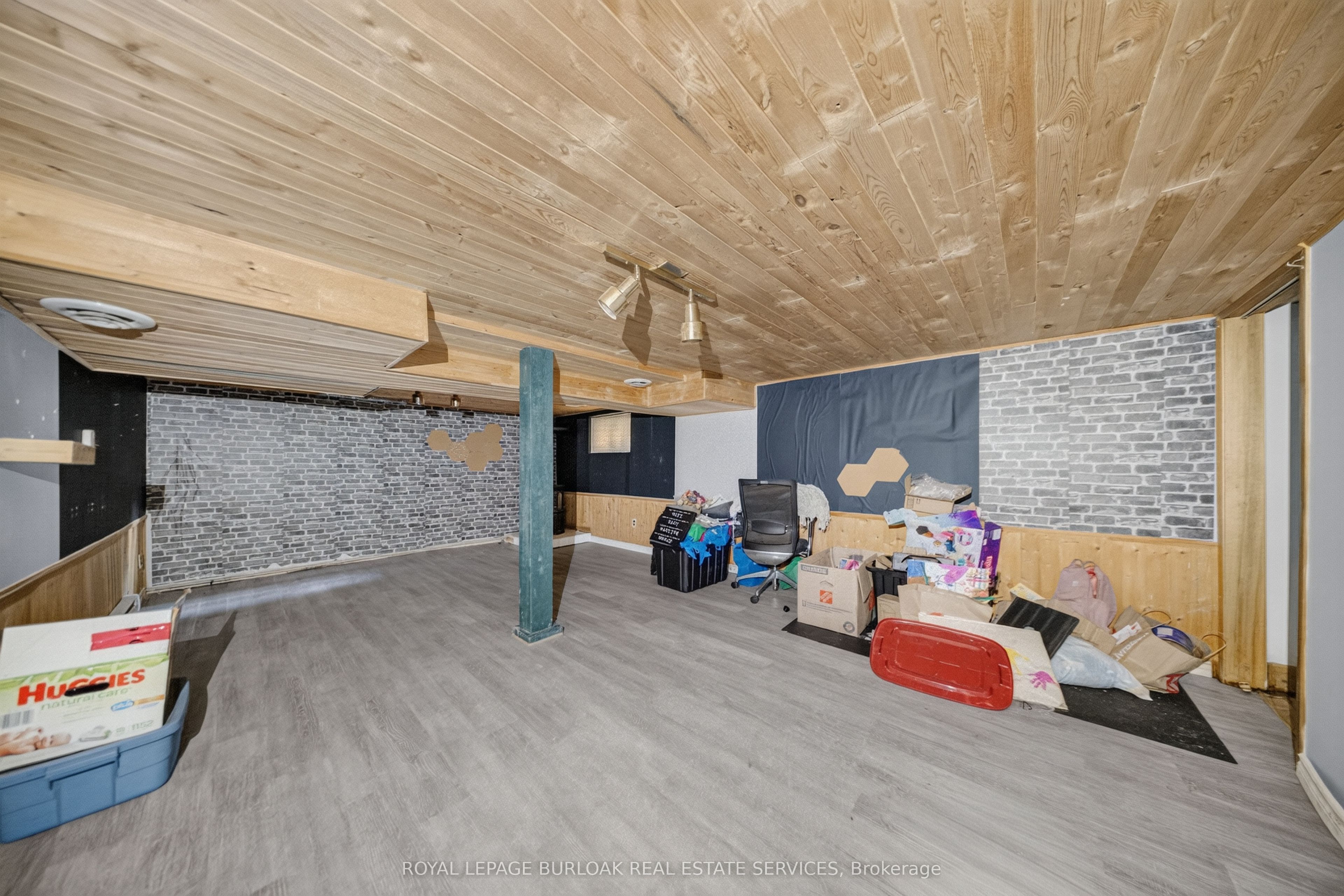 145 Albert Street W Property Photo 21