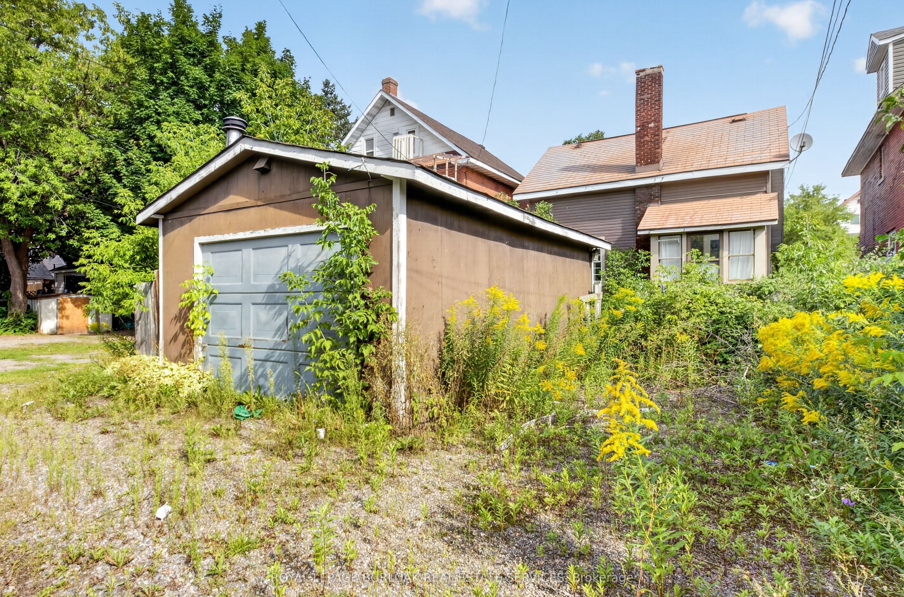 145 Albert Street W Property Photo 24