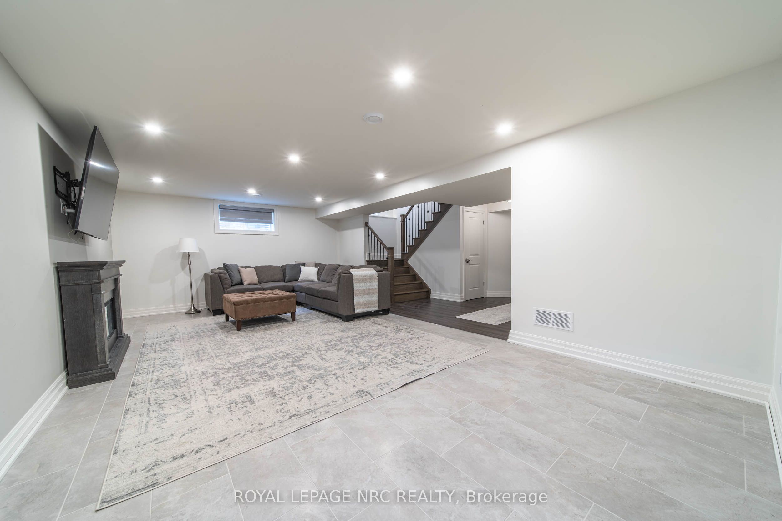 5 Autumn Avenue Property Photo 25