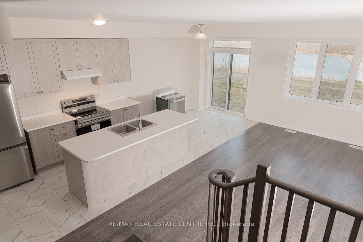 386 Barker Parkway Property Photo 3