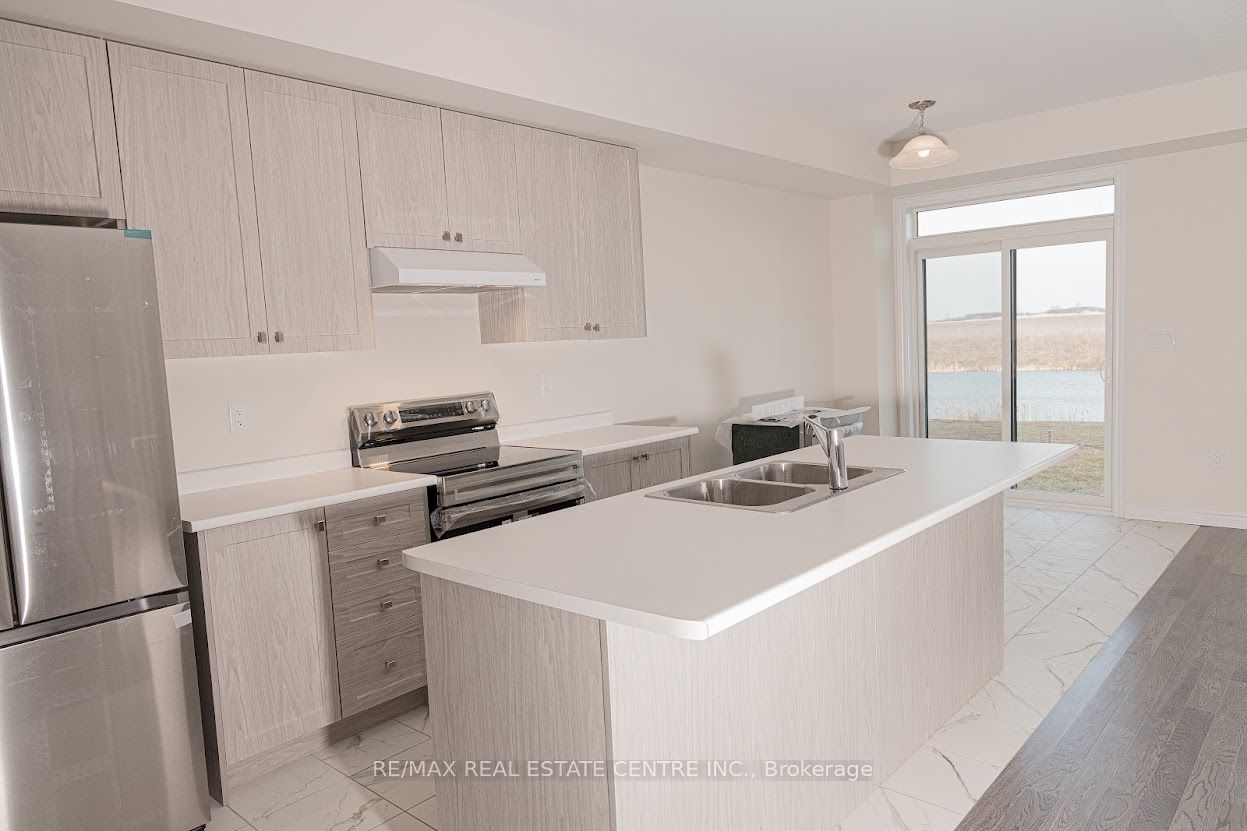 386 Barker Parkway Property Photo 4