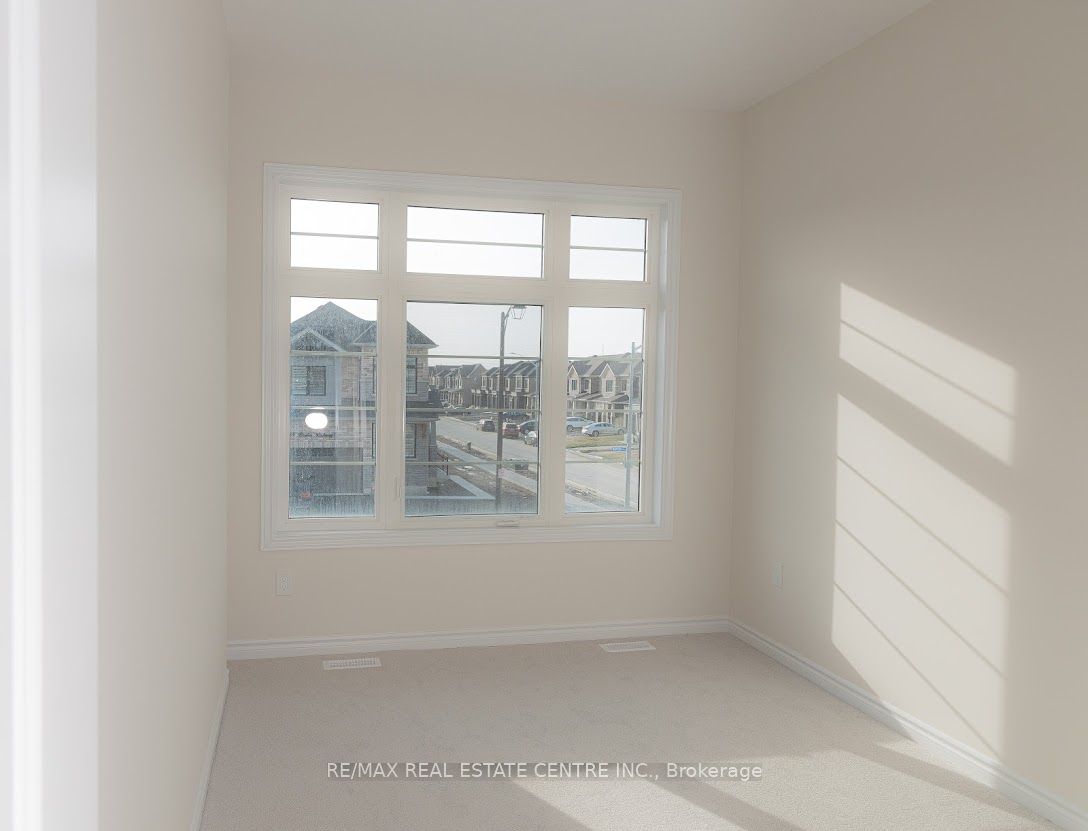 386 Barker Parkway Property Photo 10