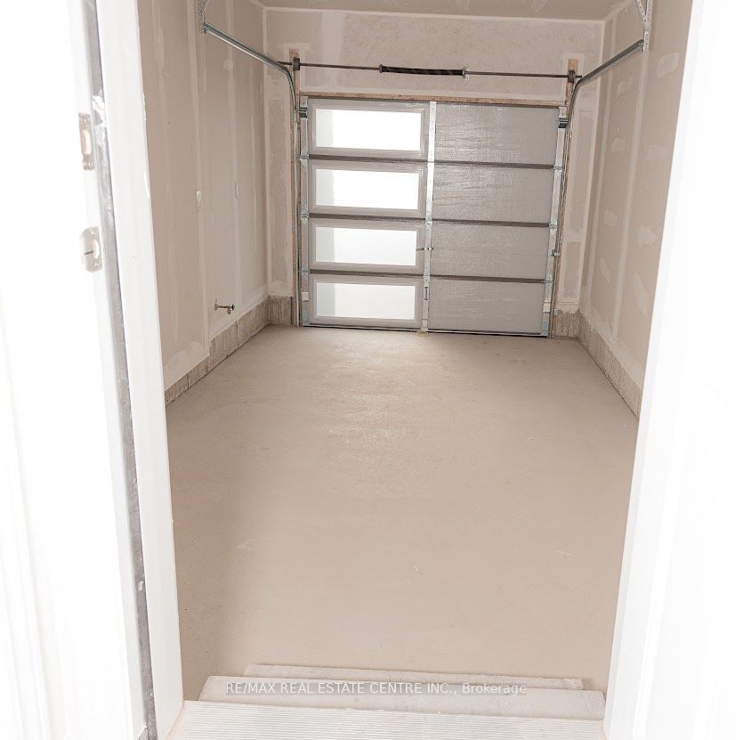 386 Barker Parkway Property Photo 17