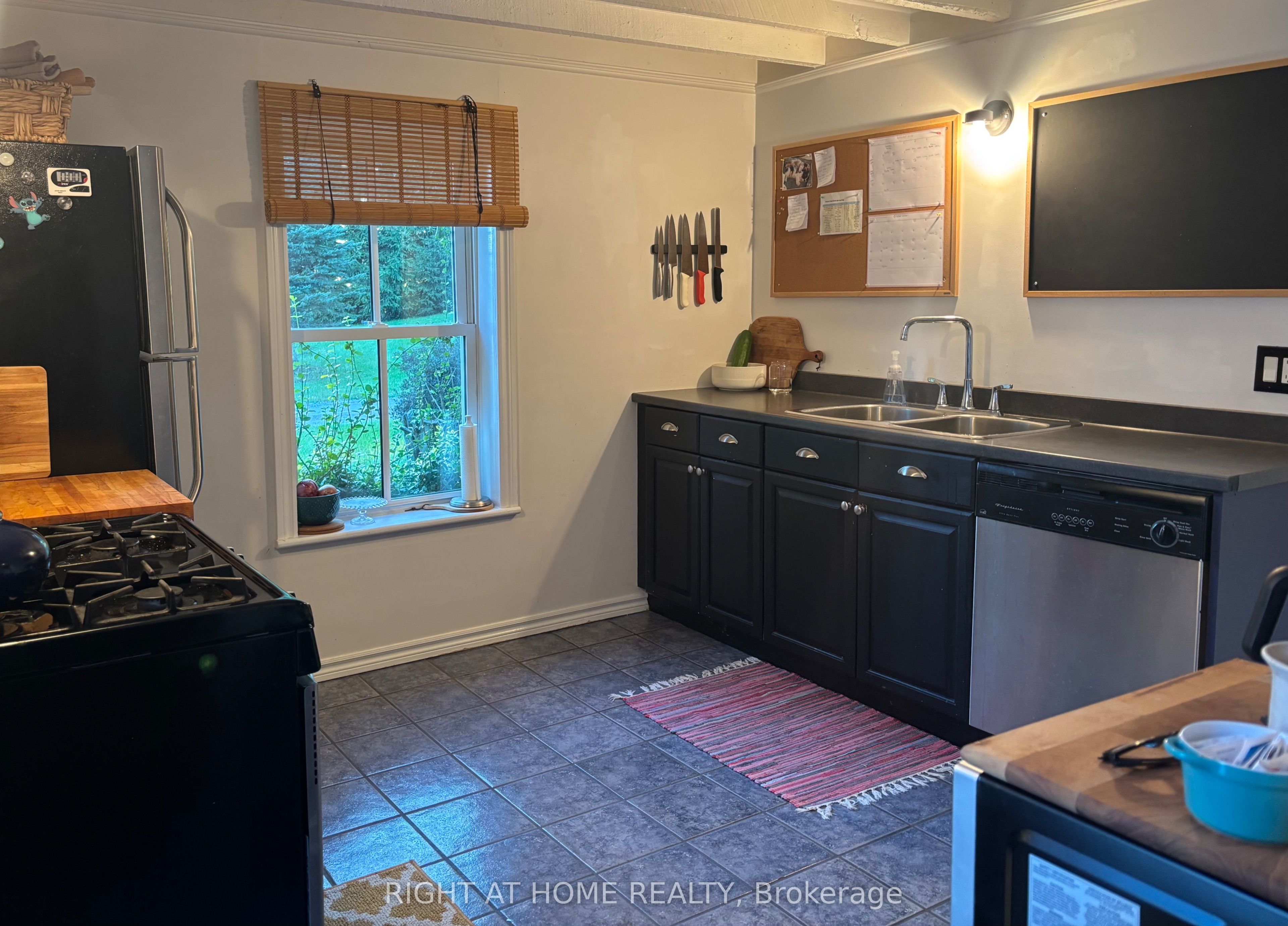 393 Canboro Road Property Photo 6