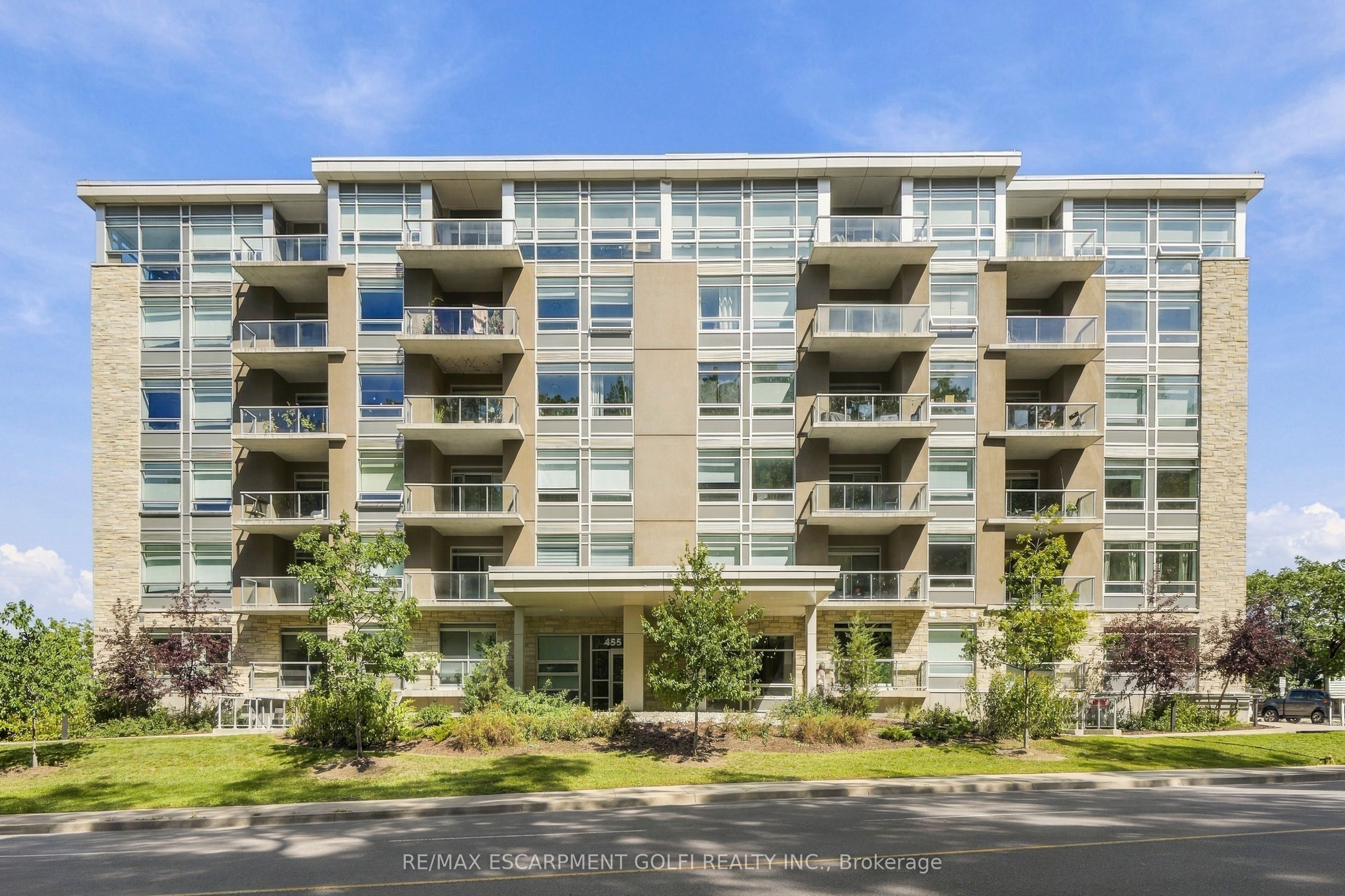 455 Charlton Avenue E 502 Property Photo 1