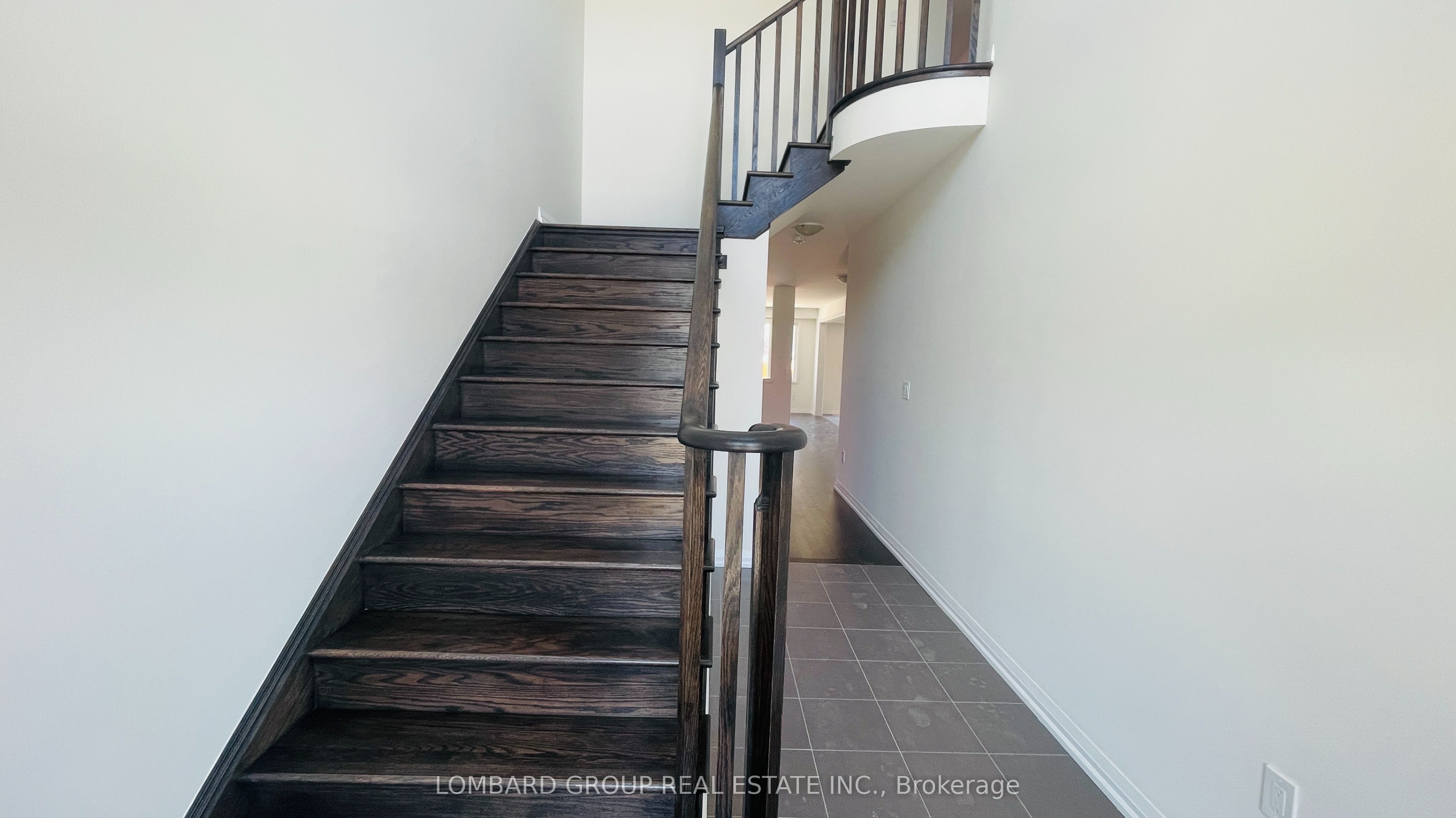 100 Lillian Way Property Photo 3