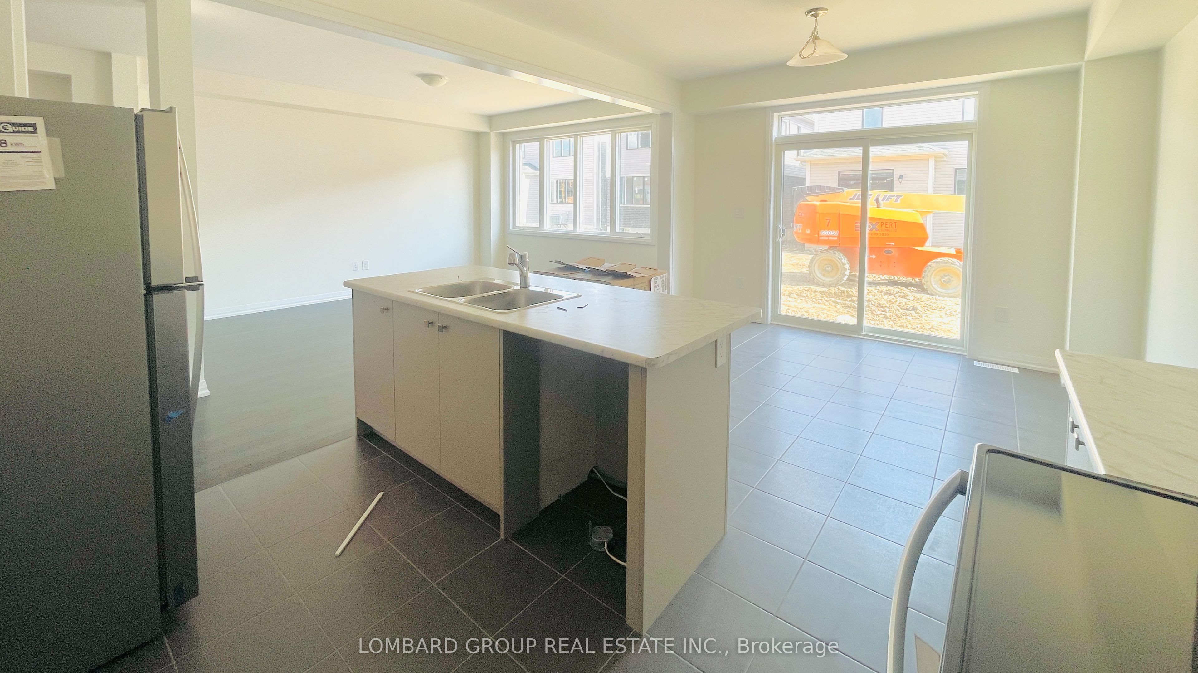 100 Lillian Way Property Photo 10