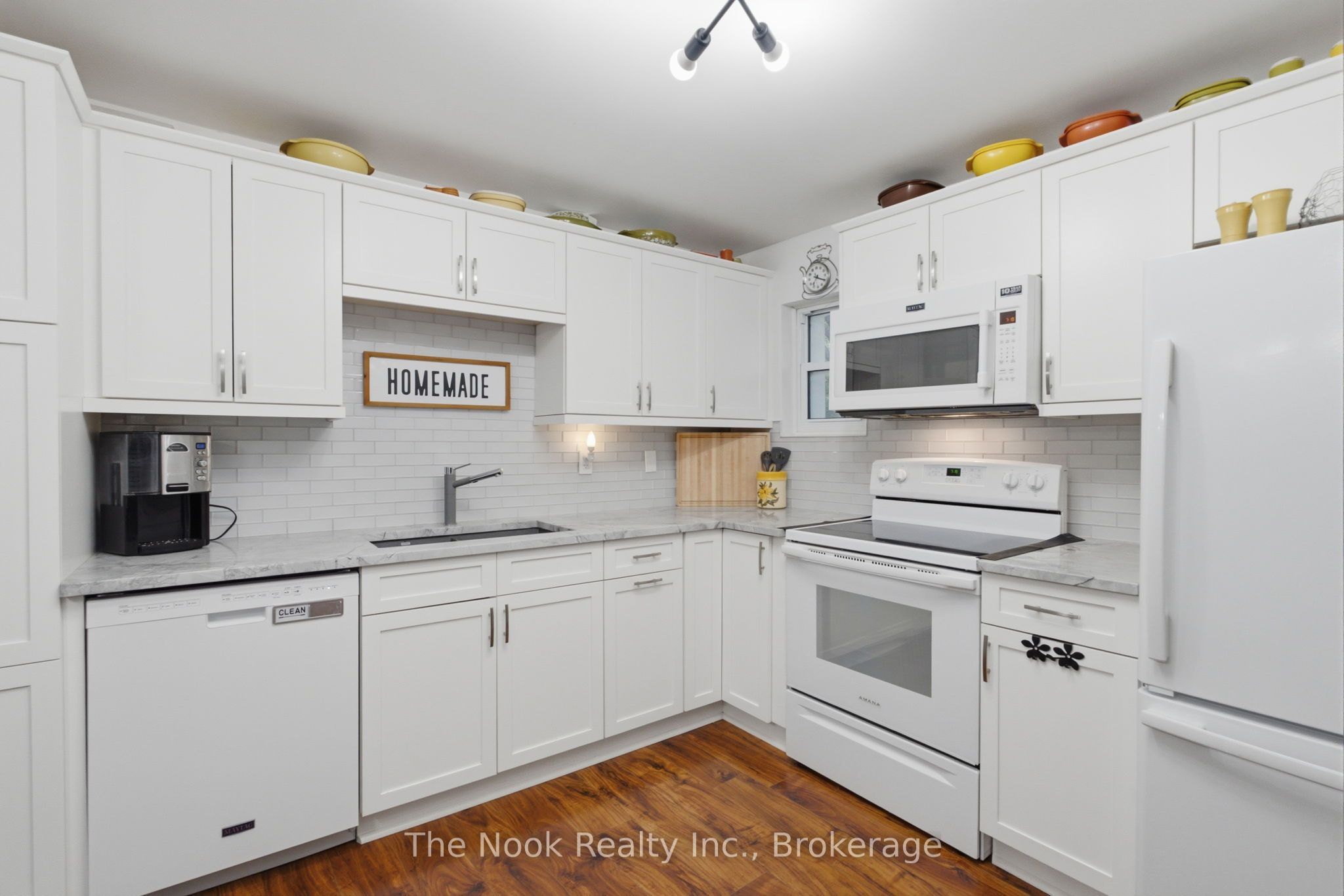 5203 Valleyview Crescent Property Photo 14