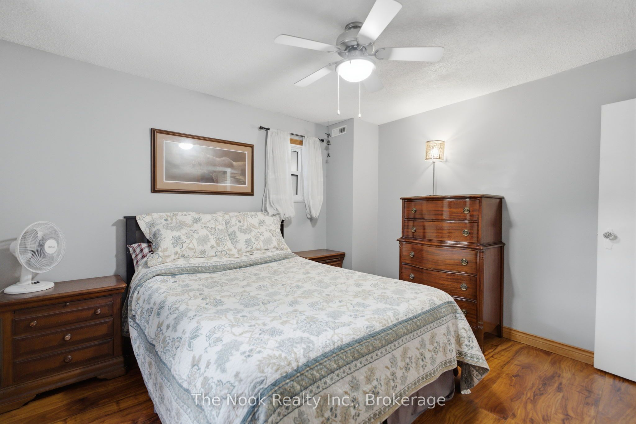 5203 Valleyview Crescent Property Photo 24