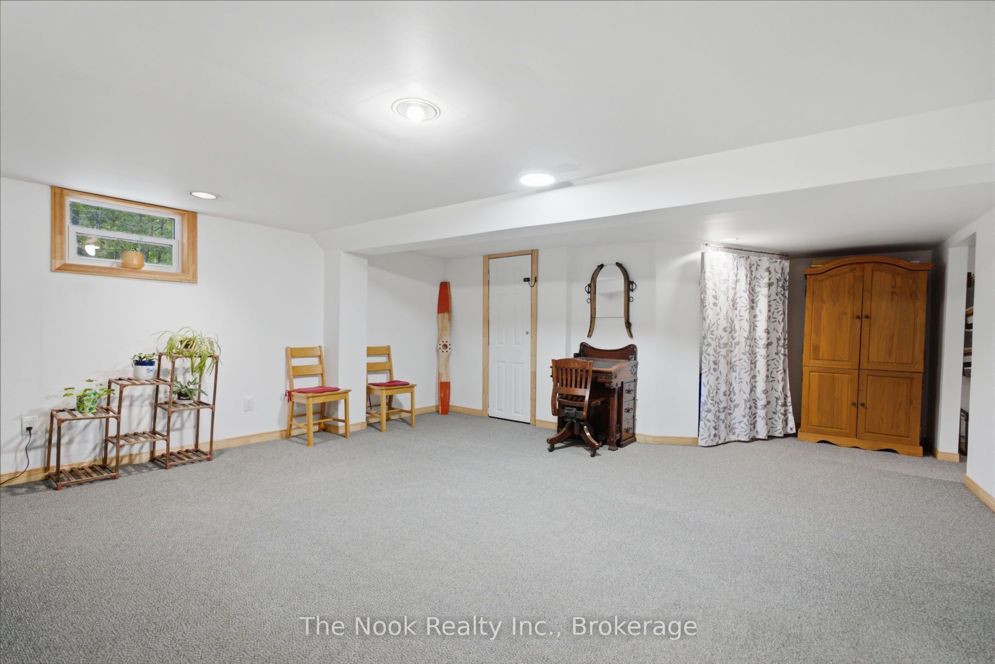 5203 Valleyview Crescent Property Photo 33