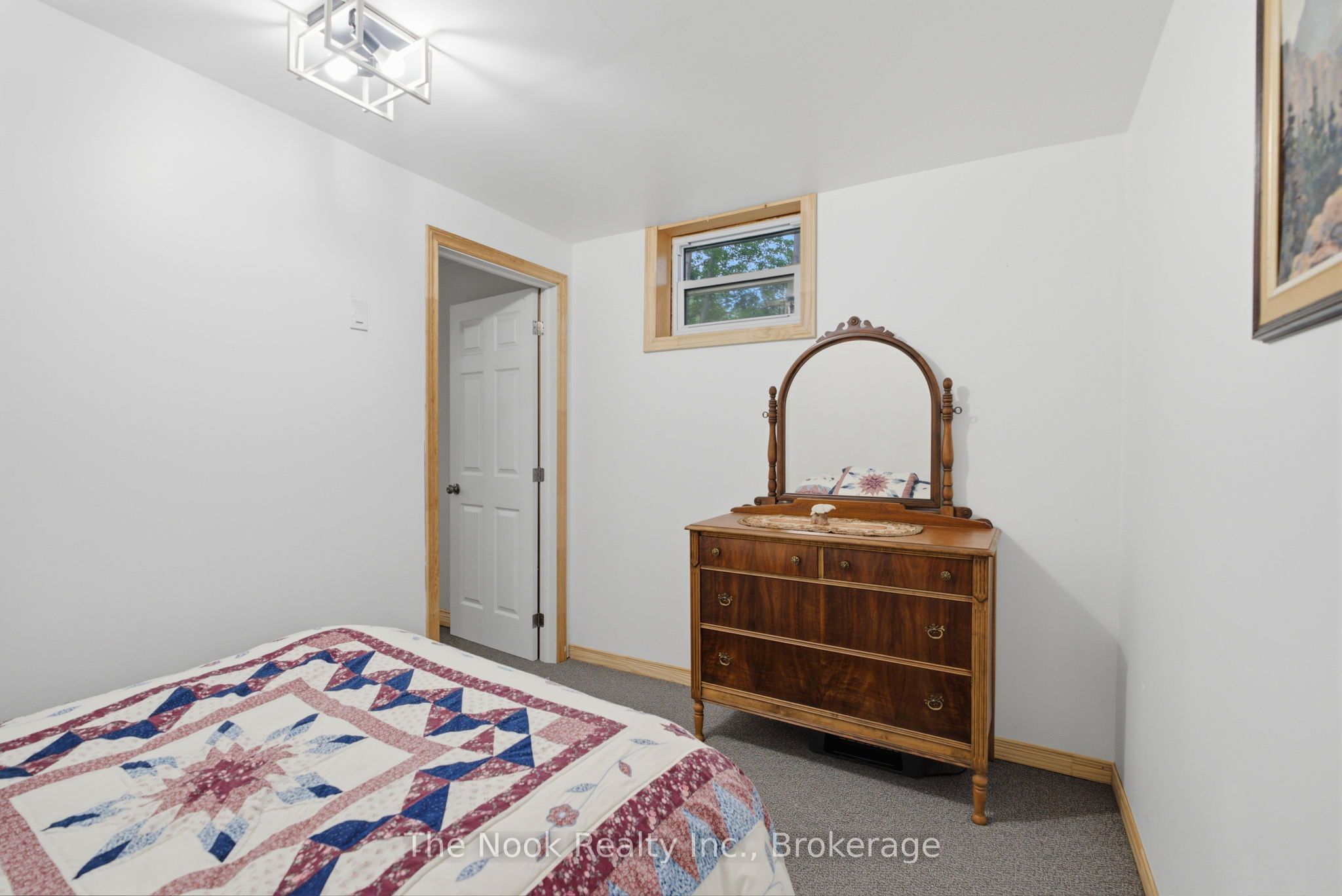 5203 Valleyview Crescent Property Photo 37