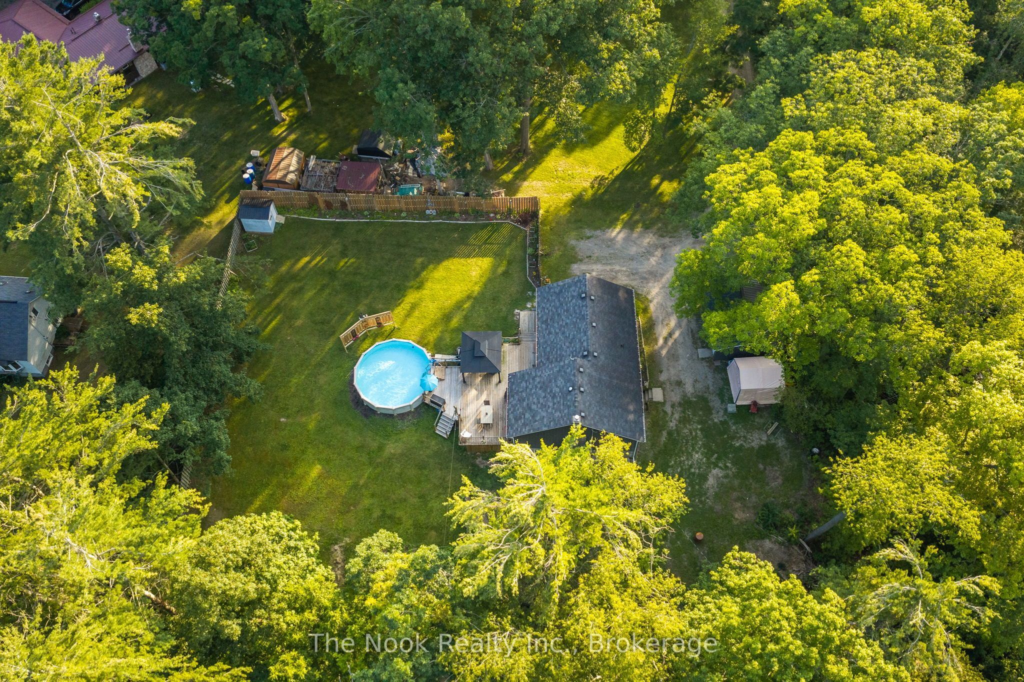 5203 Valleyview Crescent Property Photo 42