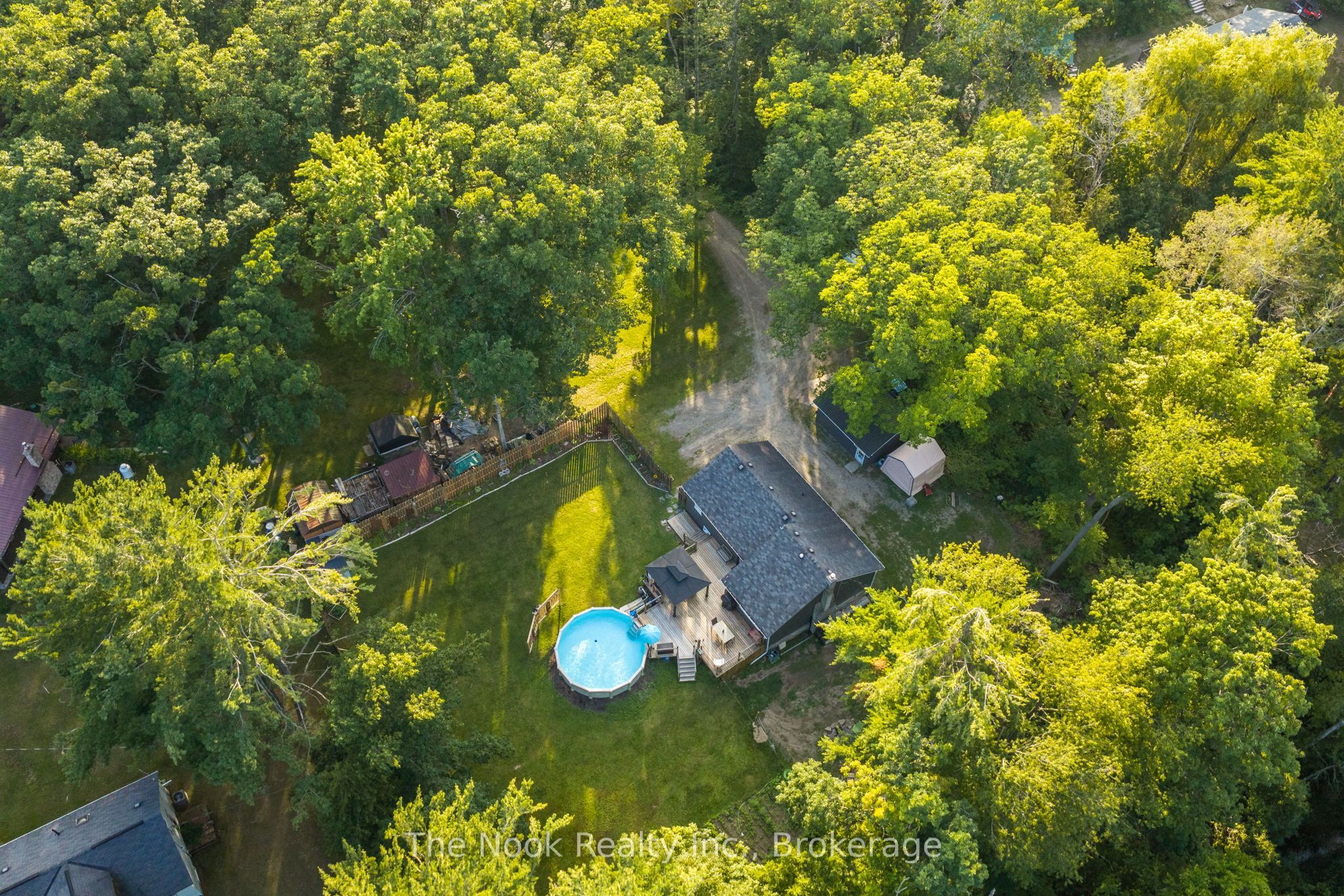 5203 Valleyview Crescent Property Photo 43