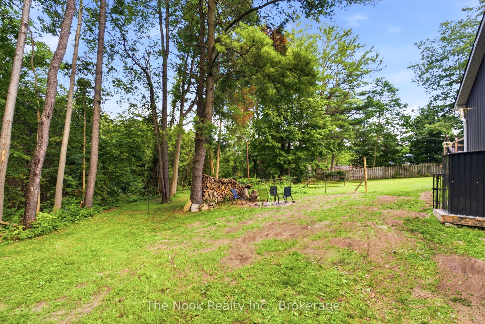 5203 Valleyview Crescent Property Photo 45