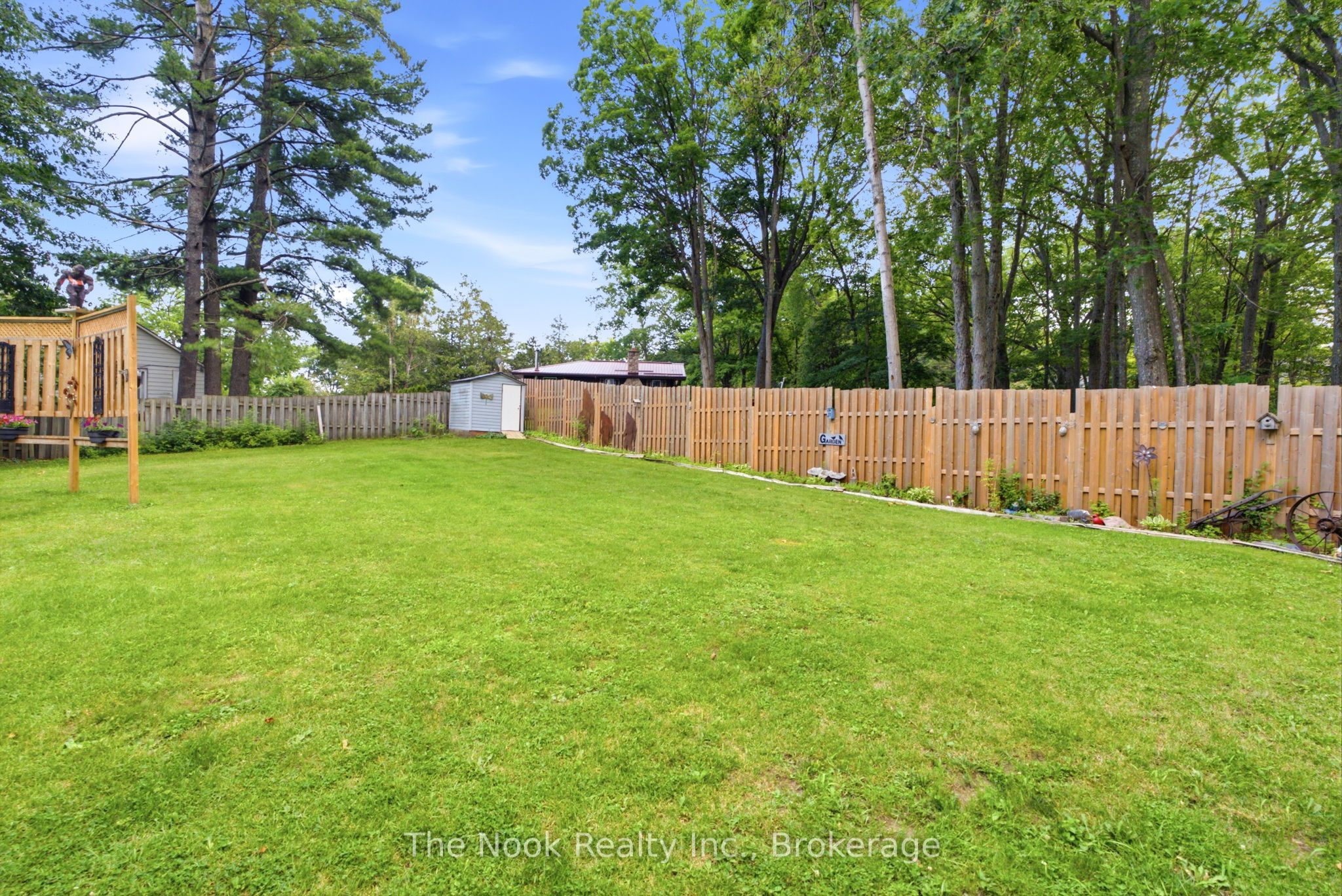 5203 Valleyview Crescent Property Photo 46